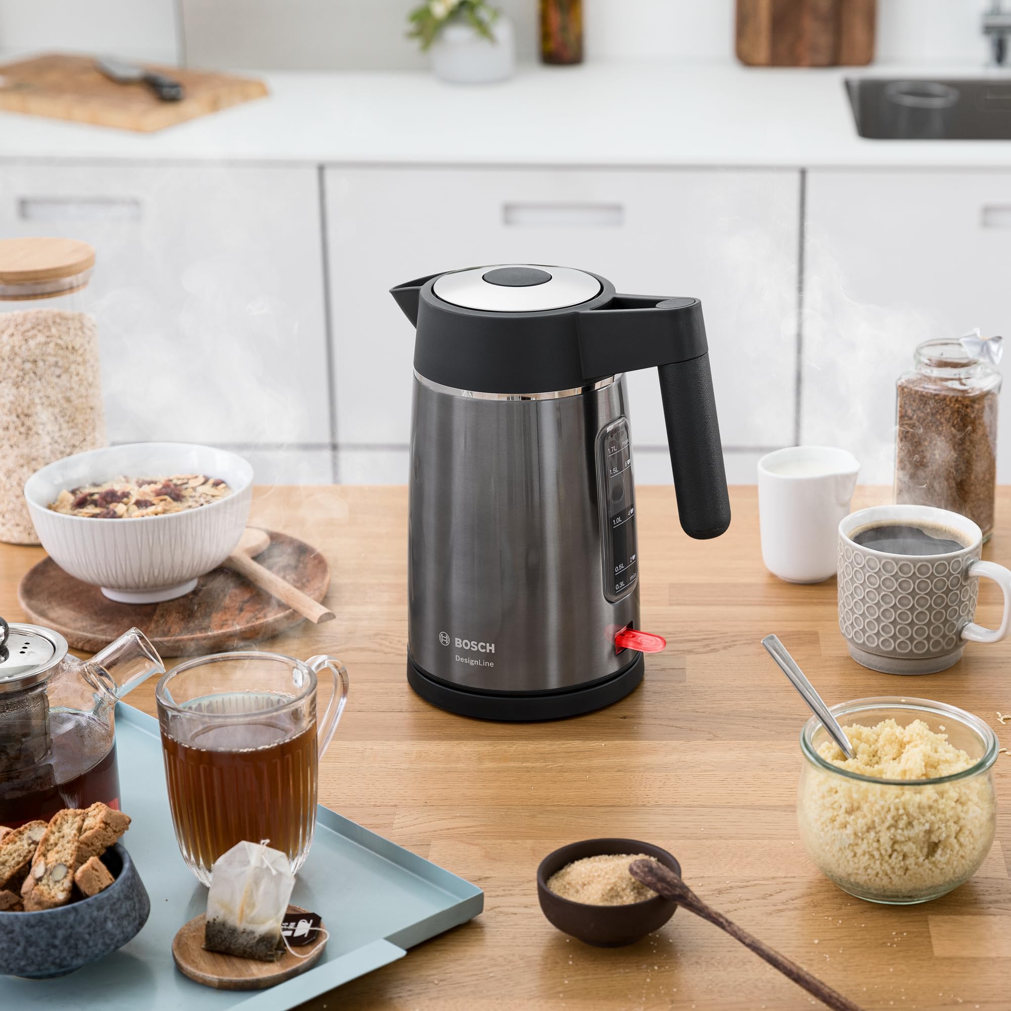 Bosch kabelloser Wasserkocher DesignLine TWK5P475, Ausgießen ohne Spritzer, Tassenanzeige, extra große Wasserstandsanzeige, Überhitzungsschutz, 1,7 L, 2400 W, grau