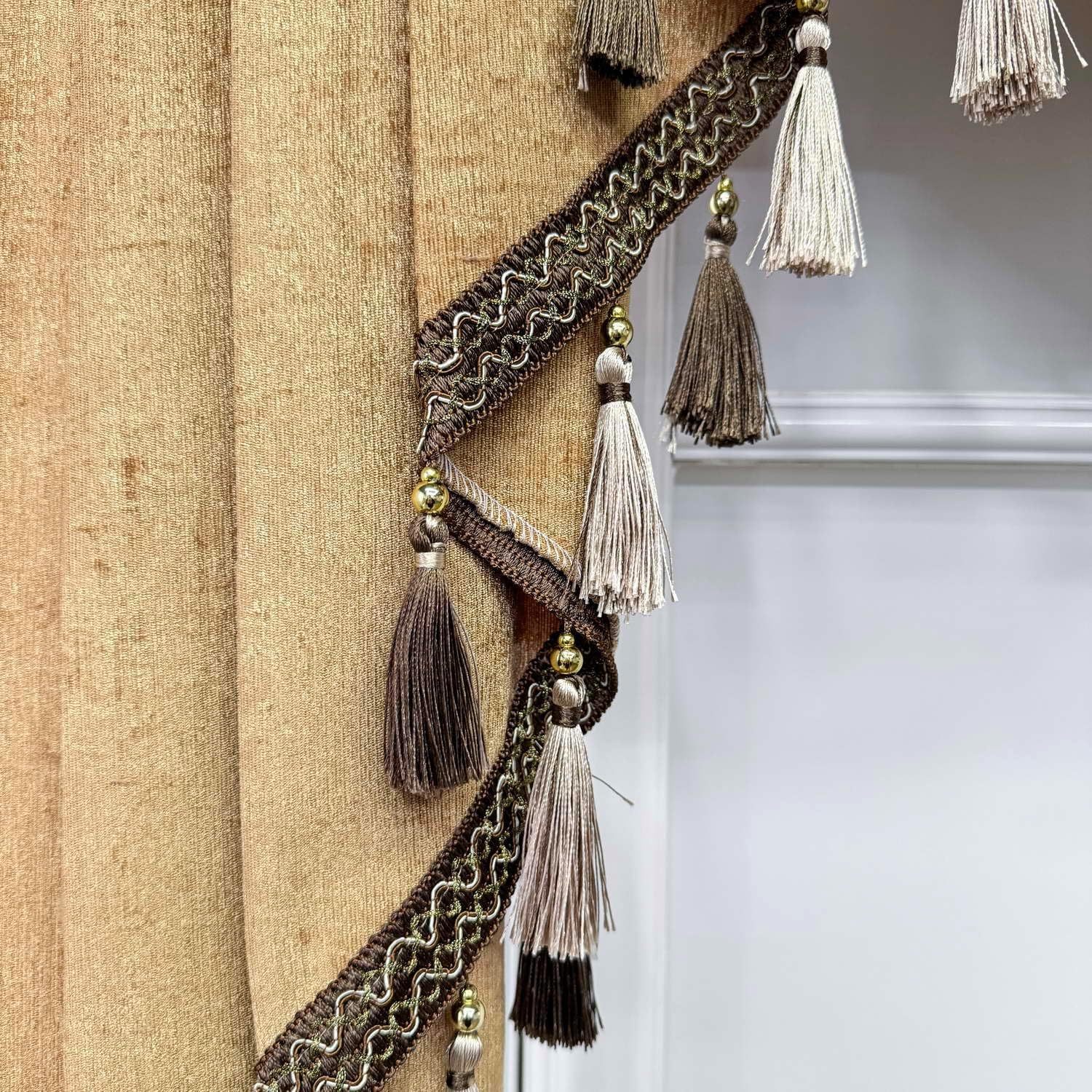 European Brown Floral Valance for Living Room Luxury Flower Waterfall Swag Window Treatment for Bedroom, Rod Pocket Top 1 Panel 39 inches Wide