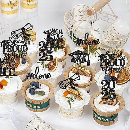 Miniatura 444 de Paquete de 24 adornos dorados para cupcakes de graduación 2025 con purpurina So Proud of You Done Diploma Graduation Cap Cupcake Picks Class of 2025