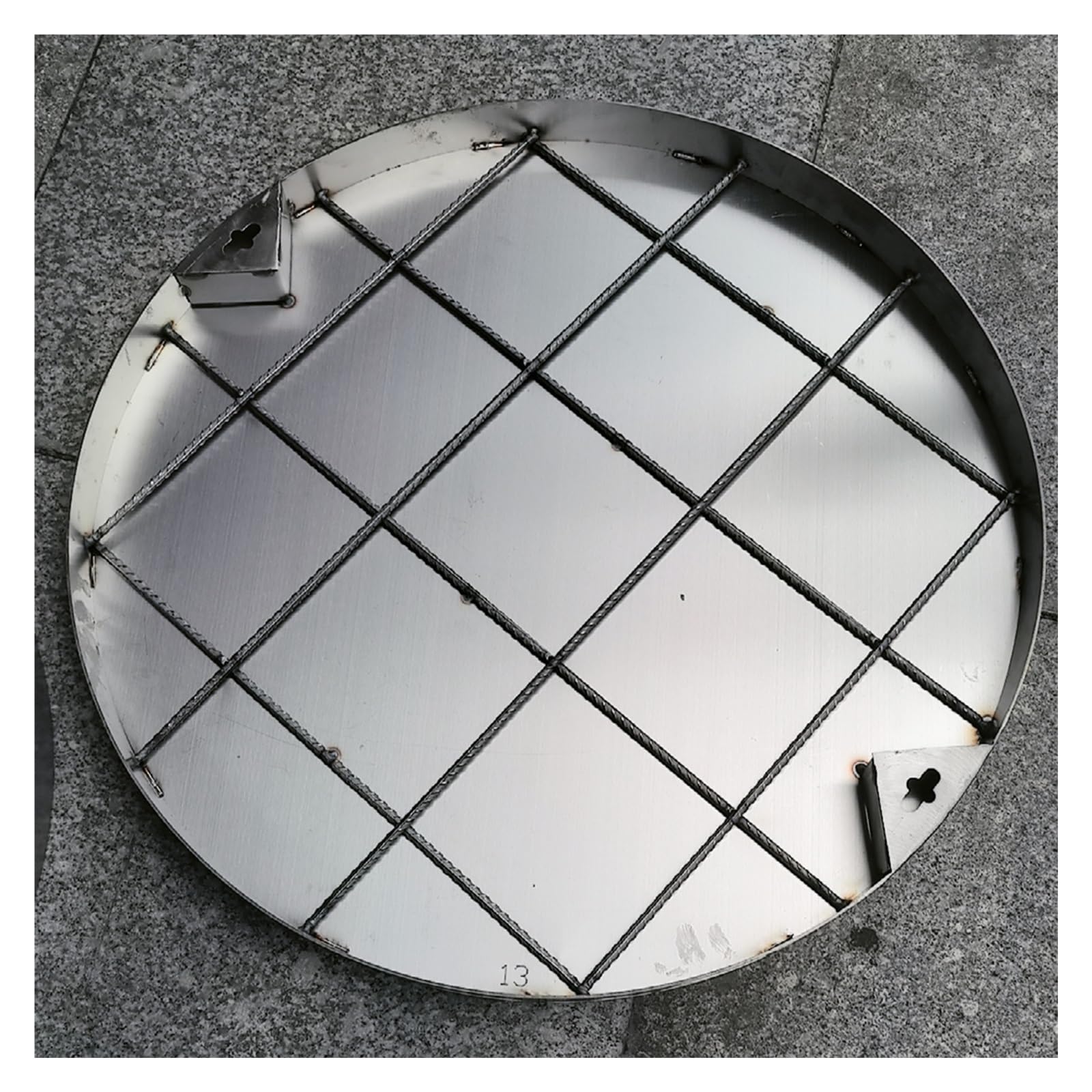 WXPGFEQ Customizable Invisible Recessed Manhole Cover for Septic Tank AccessLid with e for Residential Porch and Community Applications