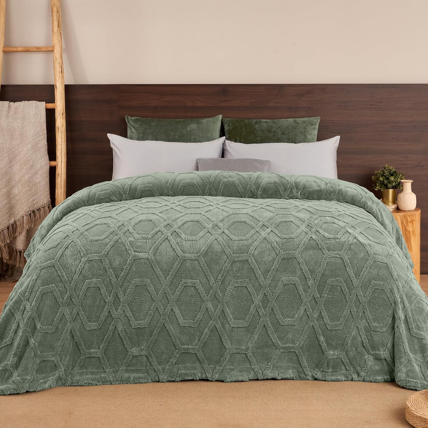 PHF Fluffy Sherpa Fleece Blanket Twin Size for Winter, Warm and Cozy, 510GSM 3D Tufted Shaggy Fleece Blanket for Sofa Bed, Sage Green, 60"x80"