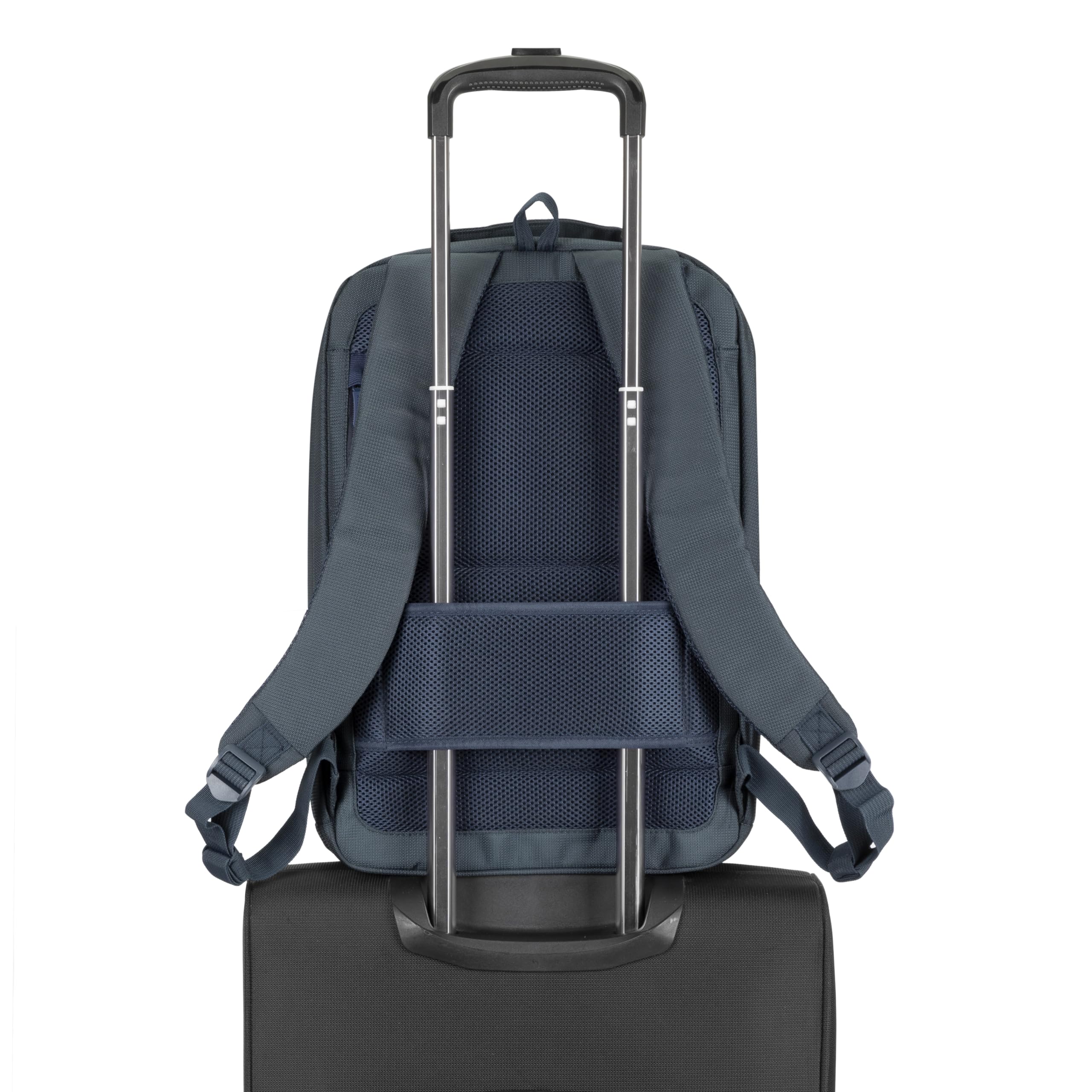 (未使用･未開封品)　Rivacase （リヴァケース）8460 テゲール17 Inchインチラップトップ　リュックサック、丈夫で広いスペース、保護クッション張り、色は黒 kmdlckf Amazon.co.jp: [リヴァケース] 8460 テゲール17 Inchインチラップ