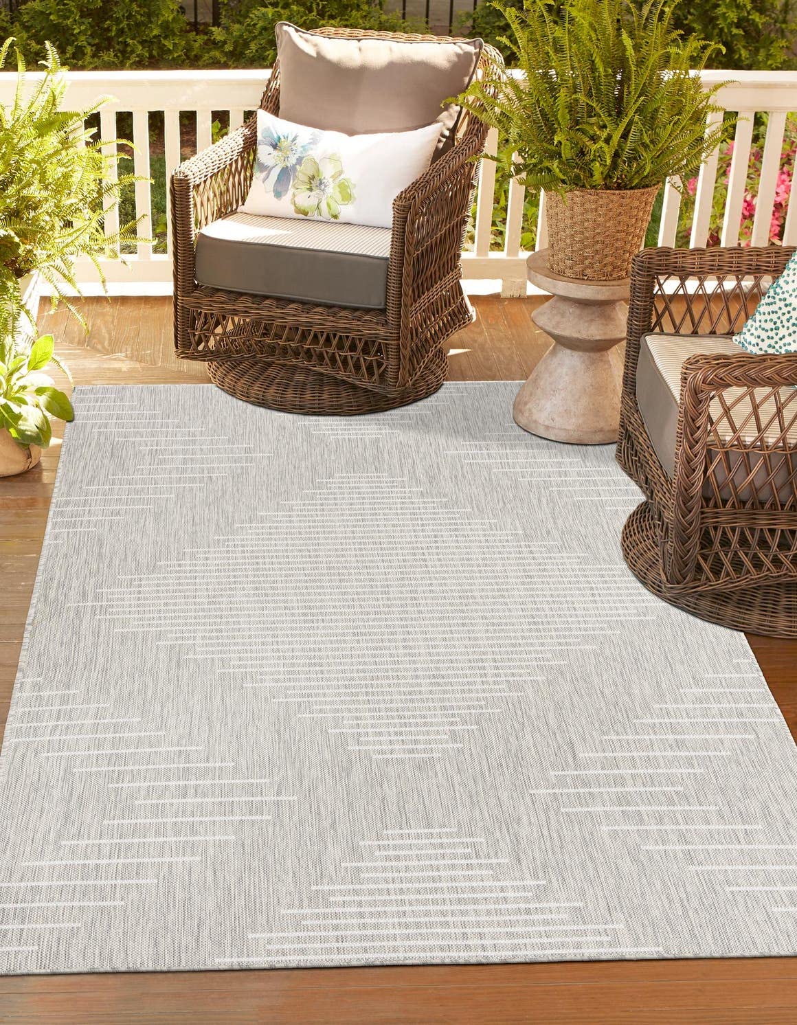 Unique Loom Outdoor Modern Collection Area Rug - Tambor (4' 1" x 6' 1" Rectangle, Gray/ Ivory)