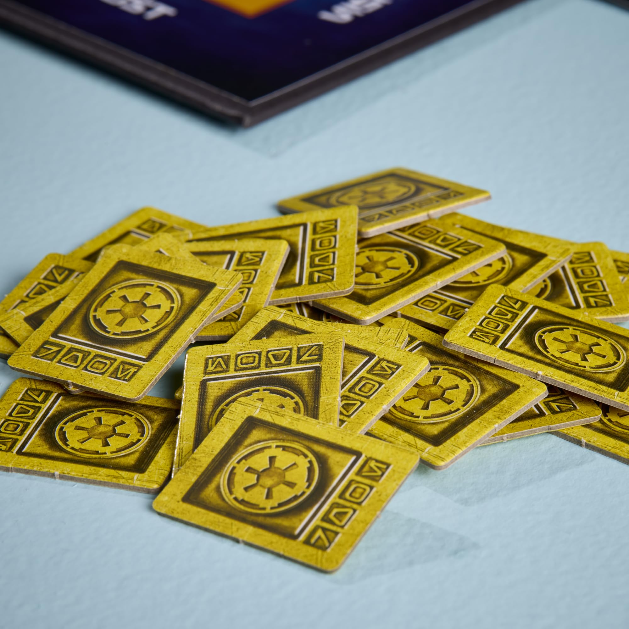 Monopoly: Star Wars The Mandalorian and Grogu Edition gra planszowa | Zainspirowany filmem | Gry rodzinne dla dzieci i dorosłych | 2-6 graczy | Wiek 8+ - wersja angielska