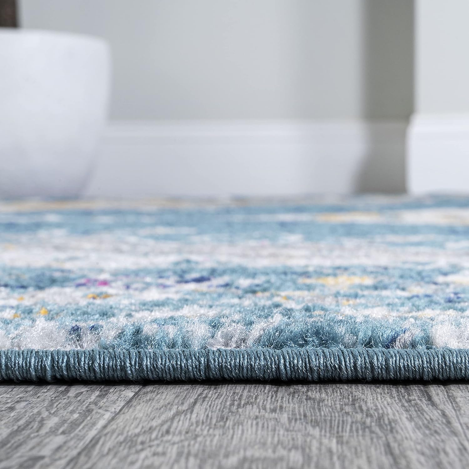 JONATHAN Y Zelda Bohemian Cottage Medallion Turquoise/Gray Indoor Area Rug, 4x6, Traditional, Vintage, Easy-Cleaning for Living Room, Bedroom, Kitchen, Pet Friendly, Non-Shedding (MDP213A-4)