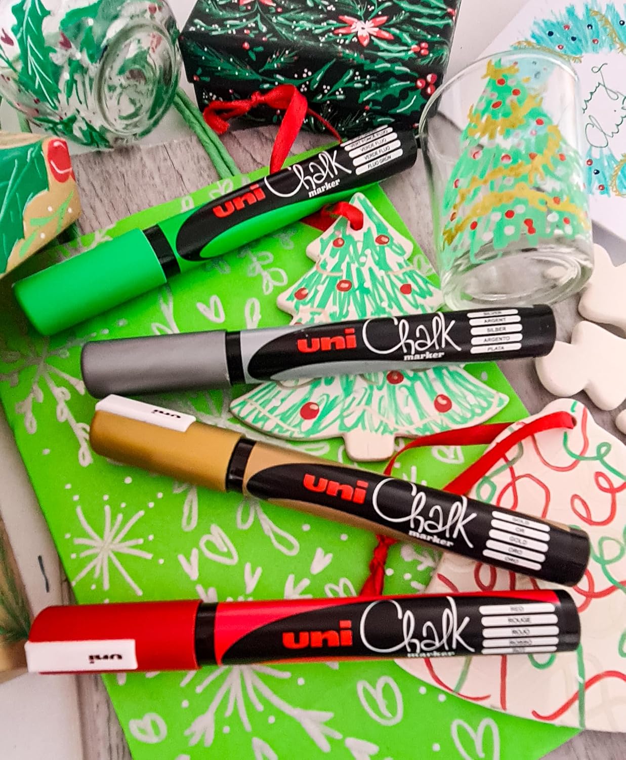 uni-ball PWE-5M Liquid Chalk Pens. Multi-Purpose Wipeable Coloured Markers for Blackboards, Chalkboards, Whiteboards, Glass, Mirrors, Plastic, Windows, Metal. Christmas Tones. Bullet Tip 5mm. 4 Pack