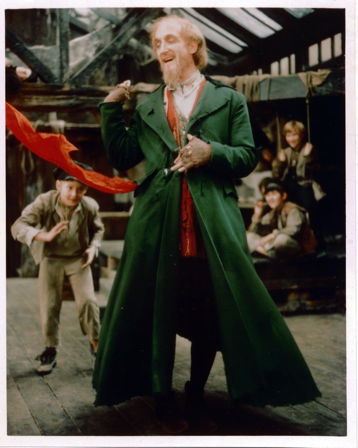 Ron Moody Oliver 8x10 photo G7133 at Amazon's Entertainment ...