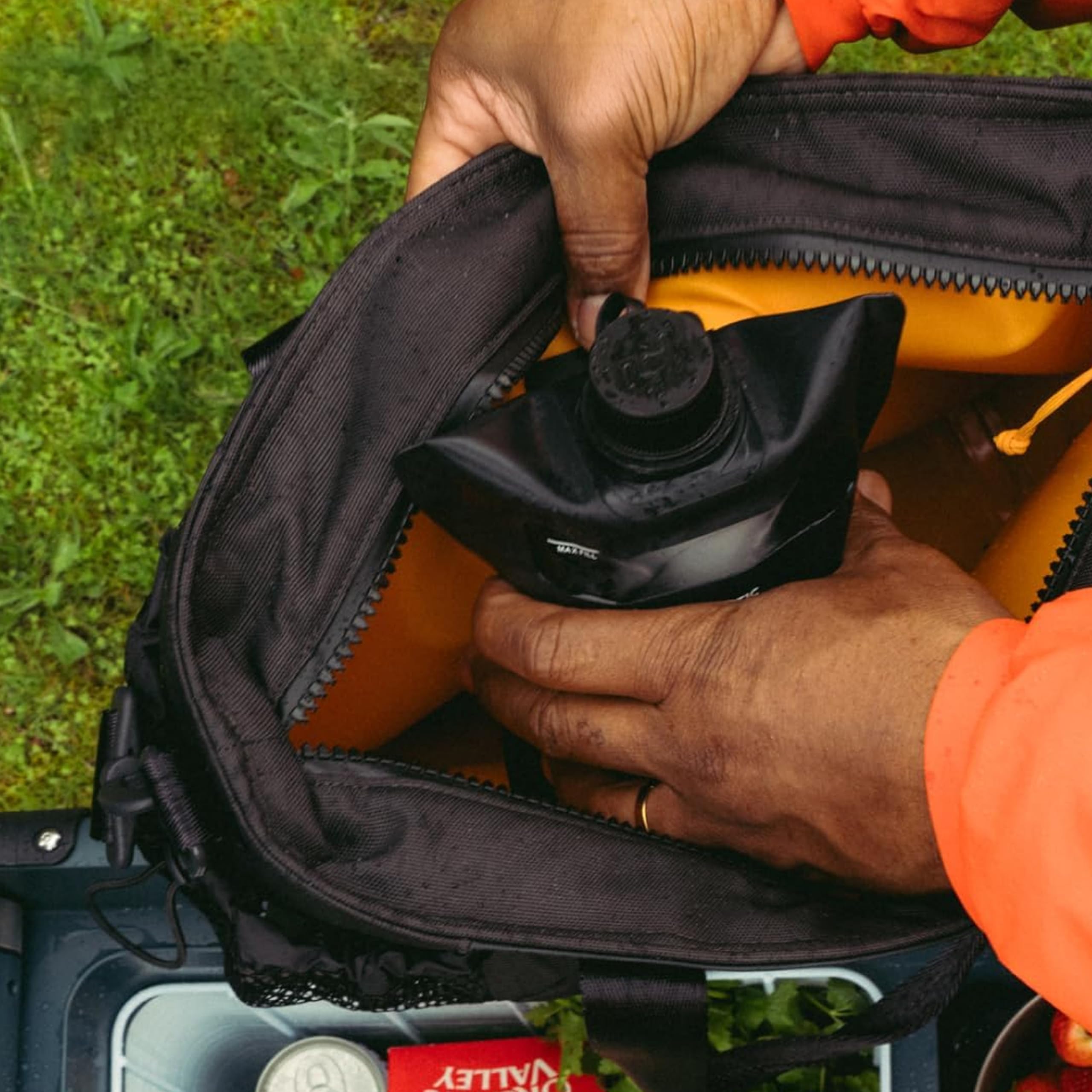 Dometic Unrestricted Iceblock Connect - Eisbeutel 0,6 l - Magnetisch Haftendes, Befüllbares Kühlelement für Kühltasche - Kühlpack für Reisen, Strand