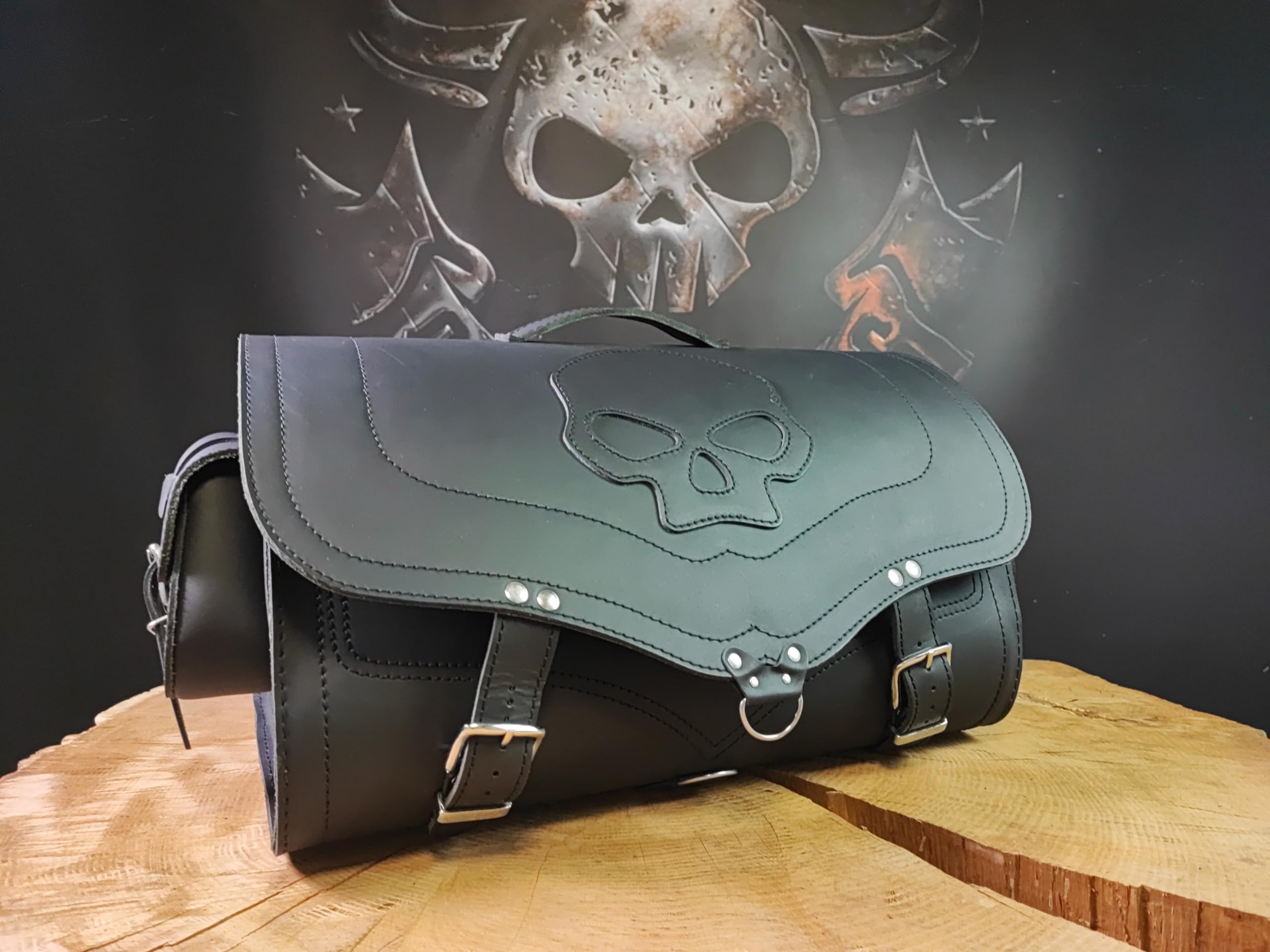 Big Skull per Sissybar, compatibile con Harley Davidson, valigetta per bagagli, portapacchi, chopper XL, grande, nero, valigetta in pelle HD, universale