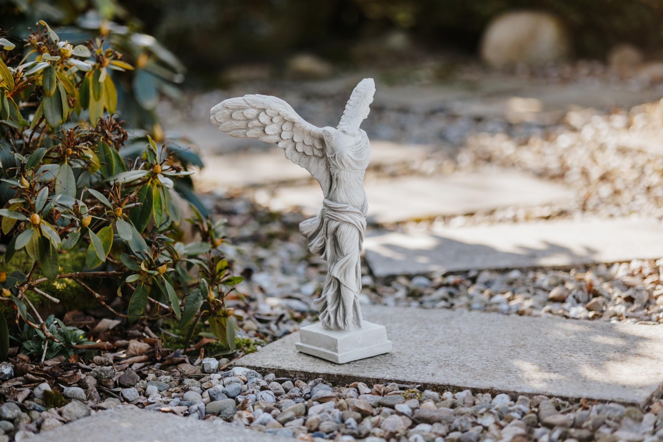 gartendekoparadies.de Nike von Samothrake Steinguss-Skulptur, Grau, 38 cm, 4 kg, Frostsicher, Klassische Gartendekoration