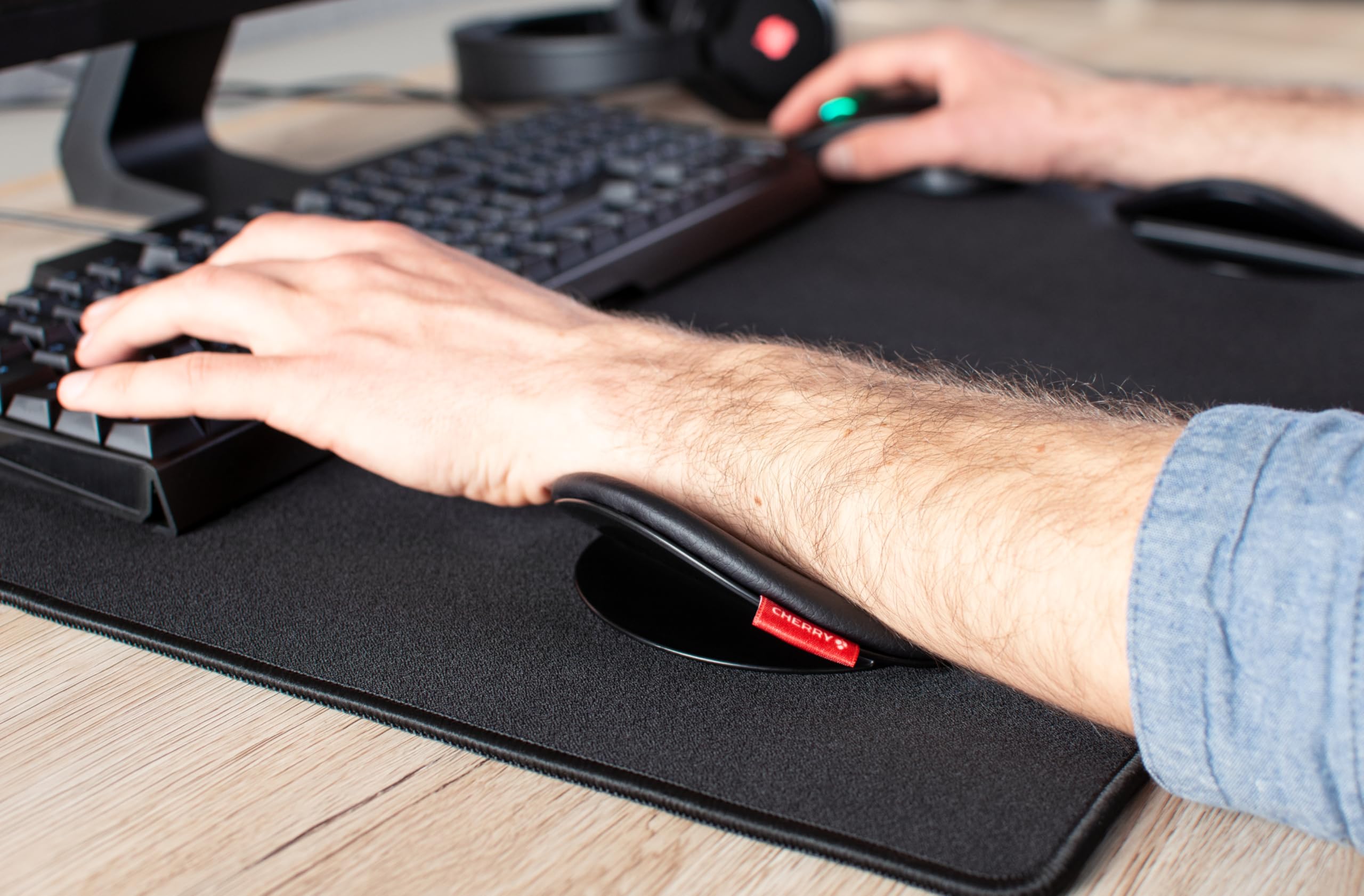 CHERRY SLIDEPAD ERGO, Apoyabrazos deslizante, Reposabrazos ergonómico para el escritorio, Utilizable para ratón y teclado, Certificado IGR, 1 almohadilla, Negro