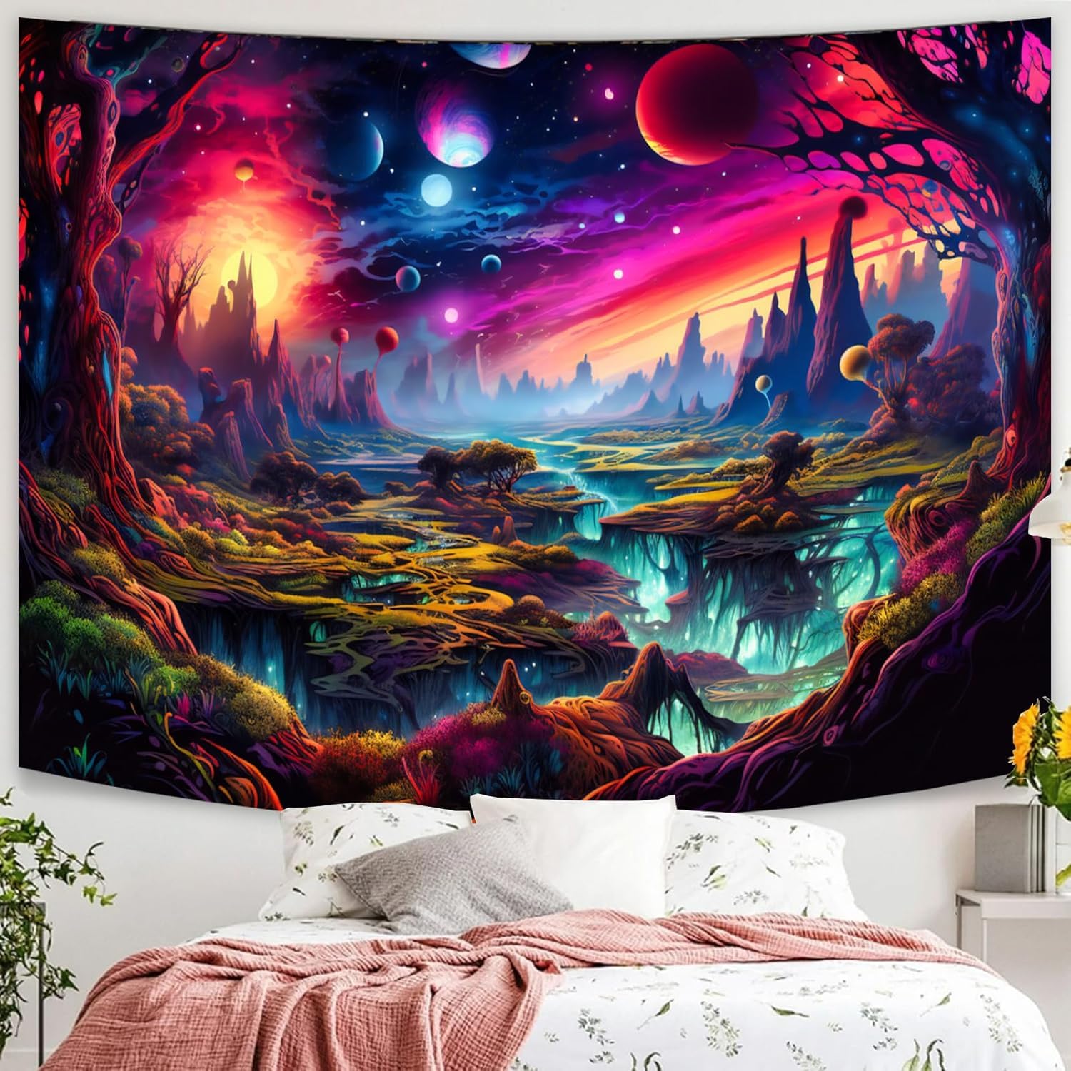 Simpkeely Fantasy Planet Tapisserie, Forêt à la Lumière Noire, Paysage Naturel Rétro Esthétique Tenture Murale, Réactif aux UV, Coucher de Soleil Arbres pour Chambre à Coucher - 240 x 320cm