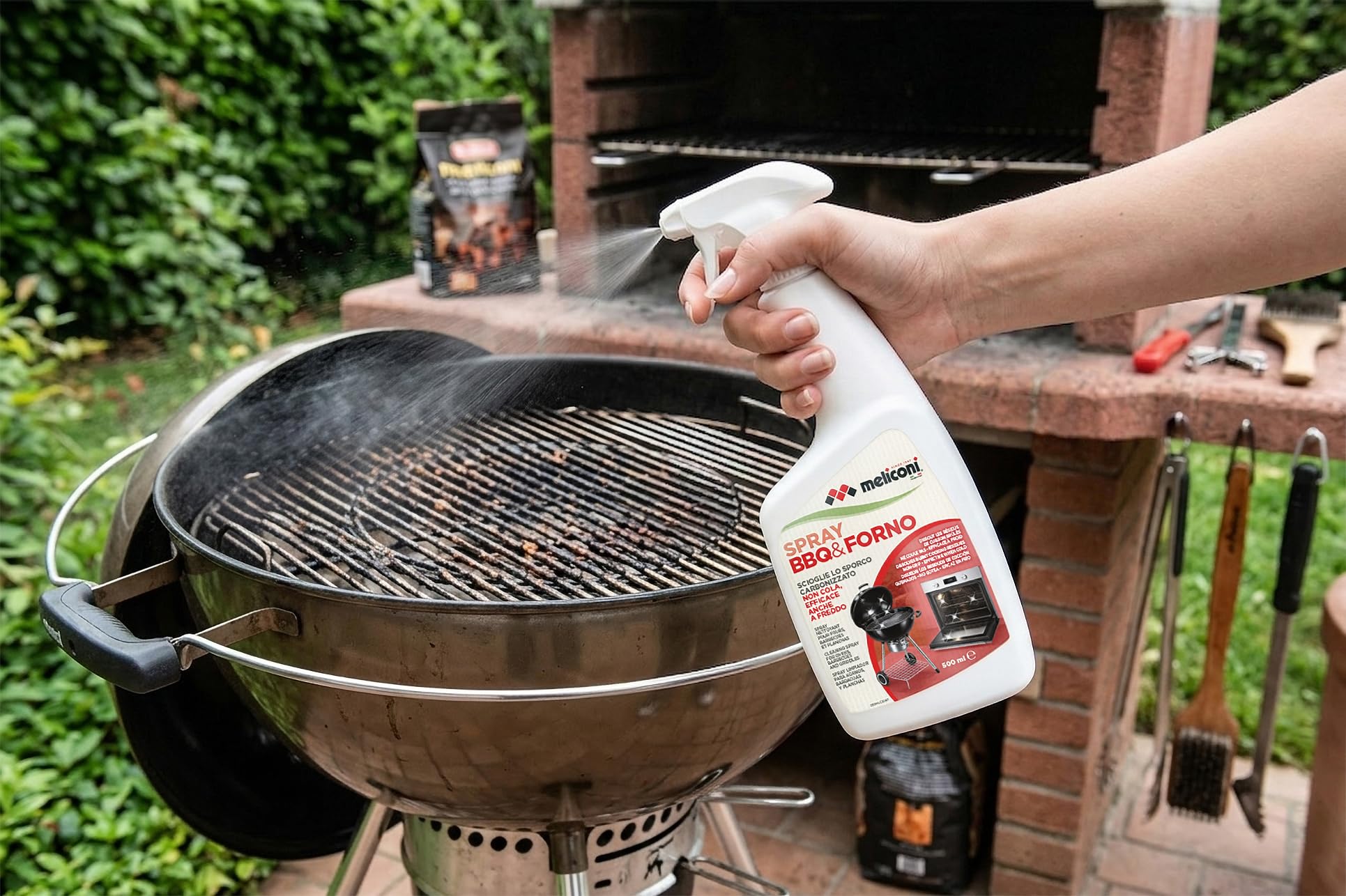 Meliconi Spray Forno e BBQ 500 ml, Detergente Sgrassante Schiumogeno ad Alta Aderenza, Rimuove Sporco Carbonizzato anche a Freddo, Made in Italy, Flacone con 50% Plastica Riciclata