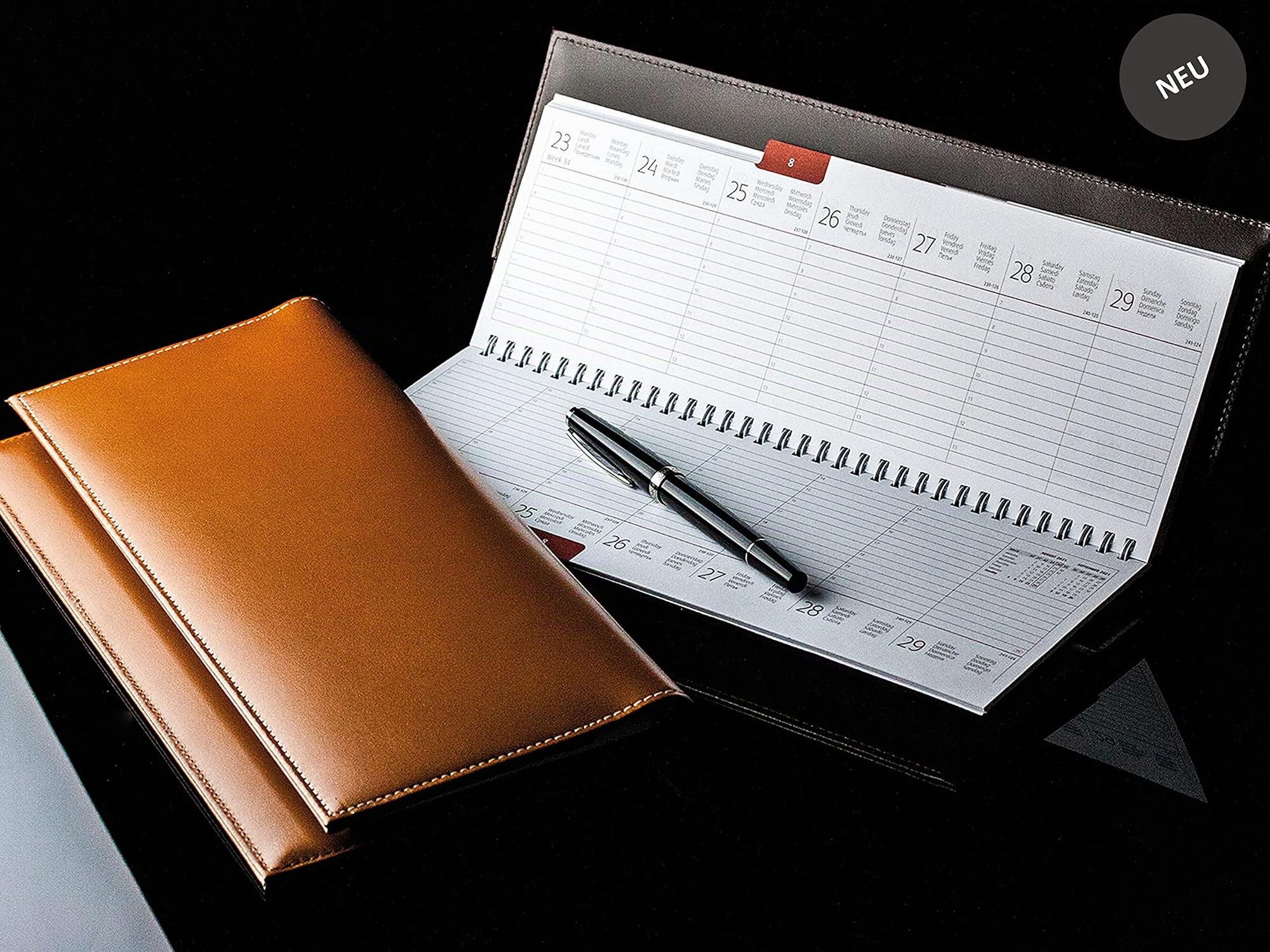 DELMON VARONE - Tischquerkalender 2027 Cambridge Top Grain Leder Braun - Tischkalender Quer 1 Woche auf 2 Seiten - Echtleder Wochenplaner Kalender - Büro & Schreibtisch Wochenkalender Organizer