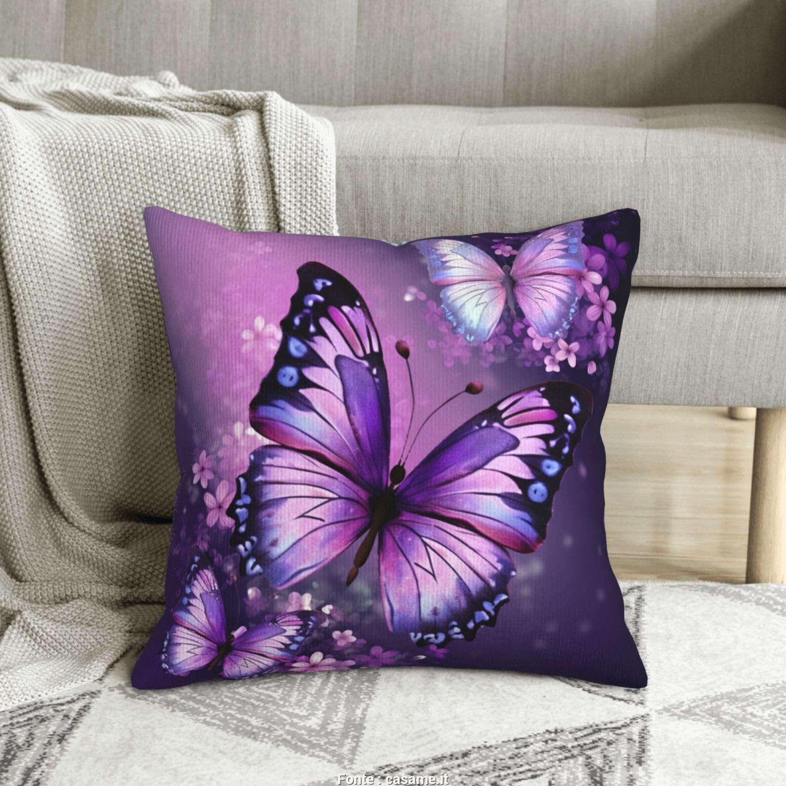 Housse de coussin peluche anti-plis violette pour sublimer un canapé usé