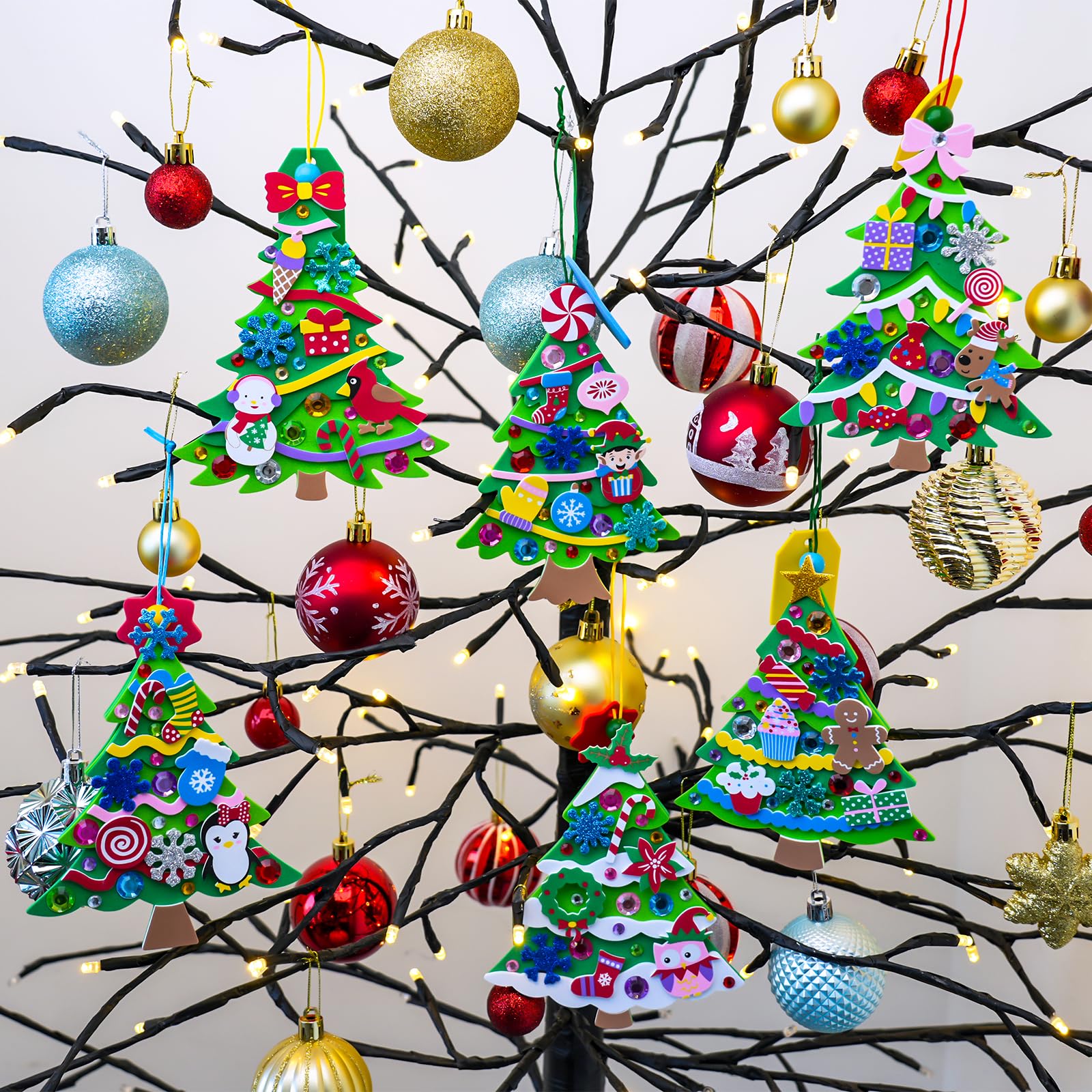Winlyn Set di 24 kit di artigianato natalizio per artigianato invernale fai da te ornamenti per albero di pino decorazioni artistiche set artistici adesivi in schiuma Holdiay arti e mestieri per