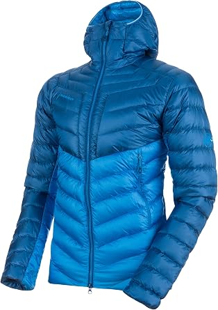 Broad Peak in Hooded Jacket 