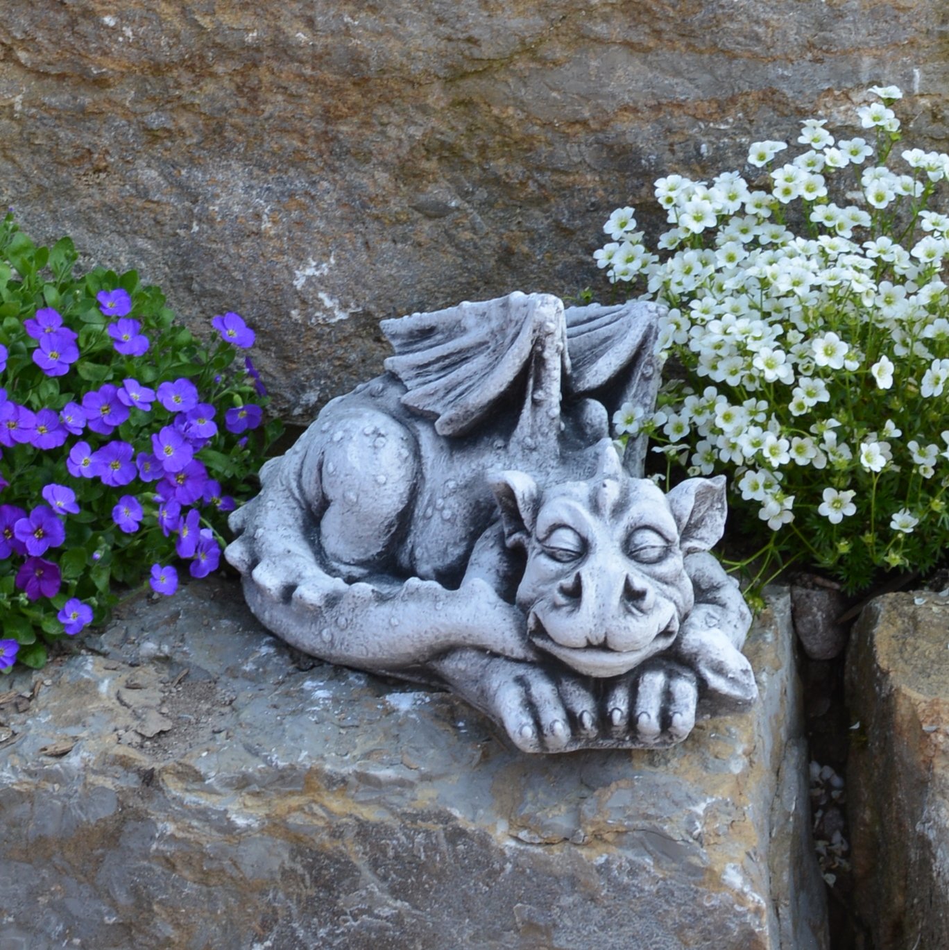 gartendekoparadies.de Schlafender Drache Steinfigur aus Steinguss, Grau, Frostsicher für Außenbereich, H. 17 cm, 7 kg