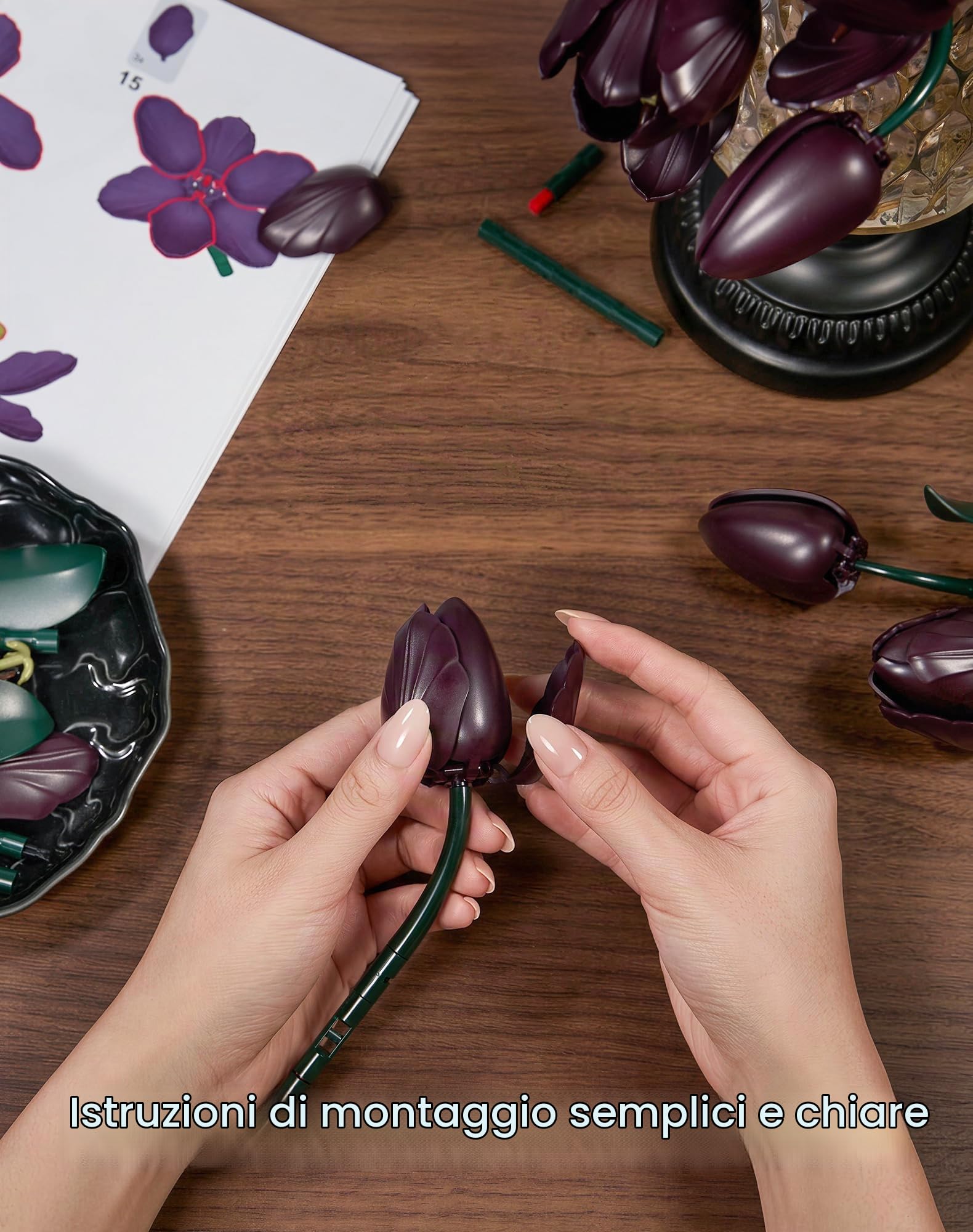 Set da costruzione di fiori di tulipano viola scuro, regalo per la festa della mamma, bouquet di piante artificiali kit di costruzione per la collezione botanica, decorazione della tavola