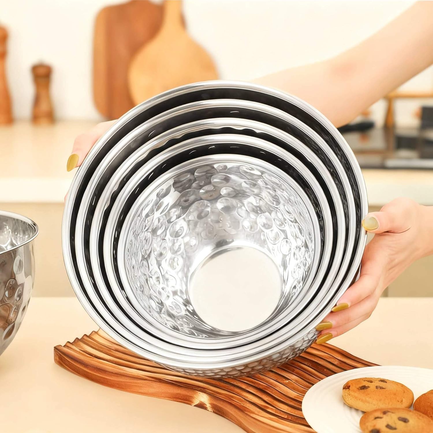 5 Piece Stainless Steel Mixing Bowls Set, Hammered Bowl Nesting Design Kitchen Bowls for Cooking, Baking, Serving (Size: 4.9/4.2/3.2/2.1/1.6QT)