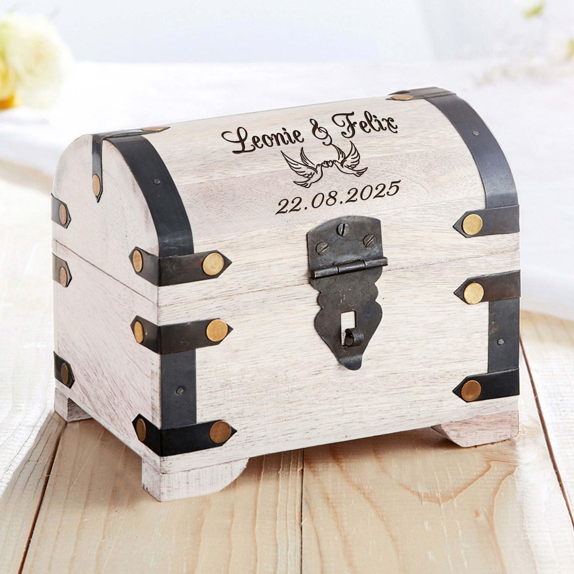 Coffret cadeau de mariage - Flûtes à champagne et coffre au trésor blanc avec gravure - Colombes - Personnalisable avec nom et date - Coffre en bois décoratif - Cadeaux de mariage pour couple de