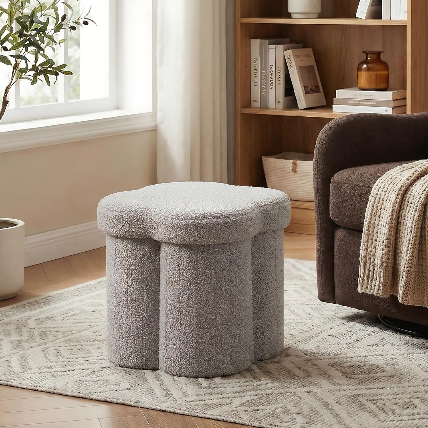 Flower Petal Storage Ottoman, Boucle Faux Teddy Folding Foot Rest Stool, 12.6 Inch Soft Padded Ottoman with Storage for Bedroom Dorm Living Room