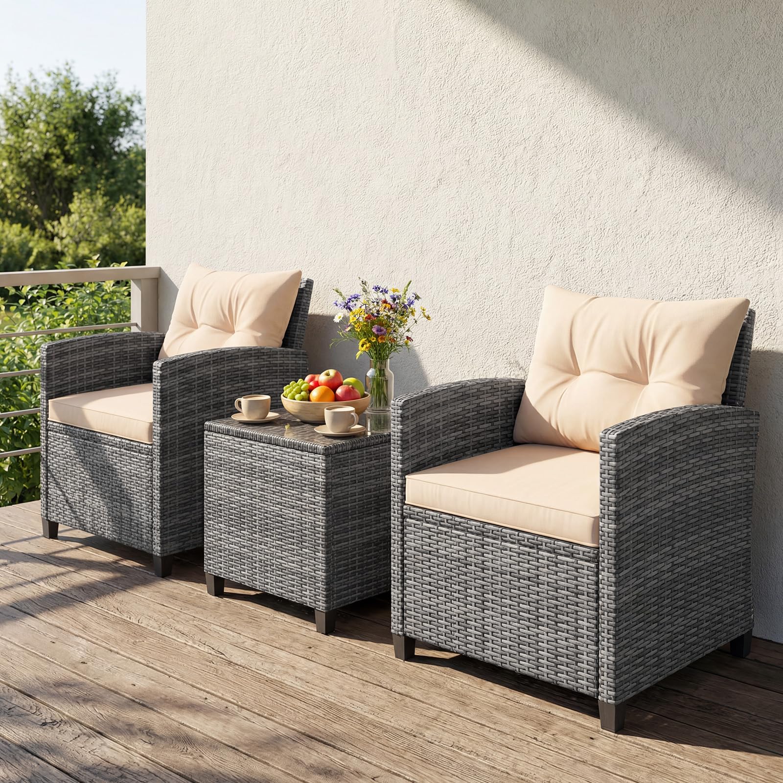 GIANTEX Conjunto de Muebles Jardín 3 Piezas, Mesa y Sillas de Exterior de Ratán PE con Cojines, Mesa con Tablero de Vidrio, para 2 Personas, para Terraza, Patio, Balcón (Gris+Marrón)