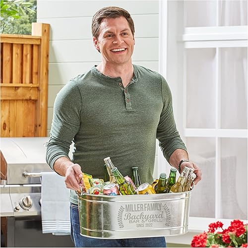 Miniatura 54 de Let's Make Memories Tina de bebidas personalizada – Fiesta de Navidad – Come, bebe y sé feliz – Metal – Grabado – 5.5 galones Be Merry