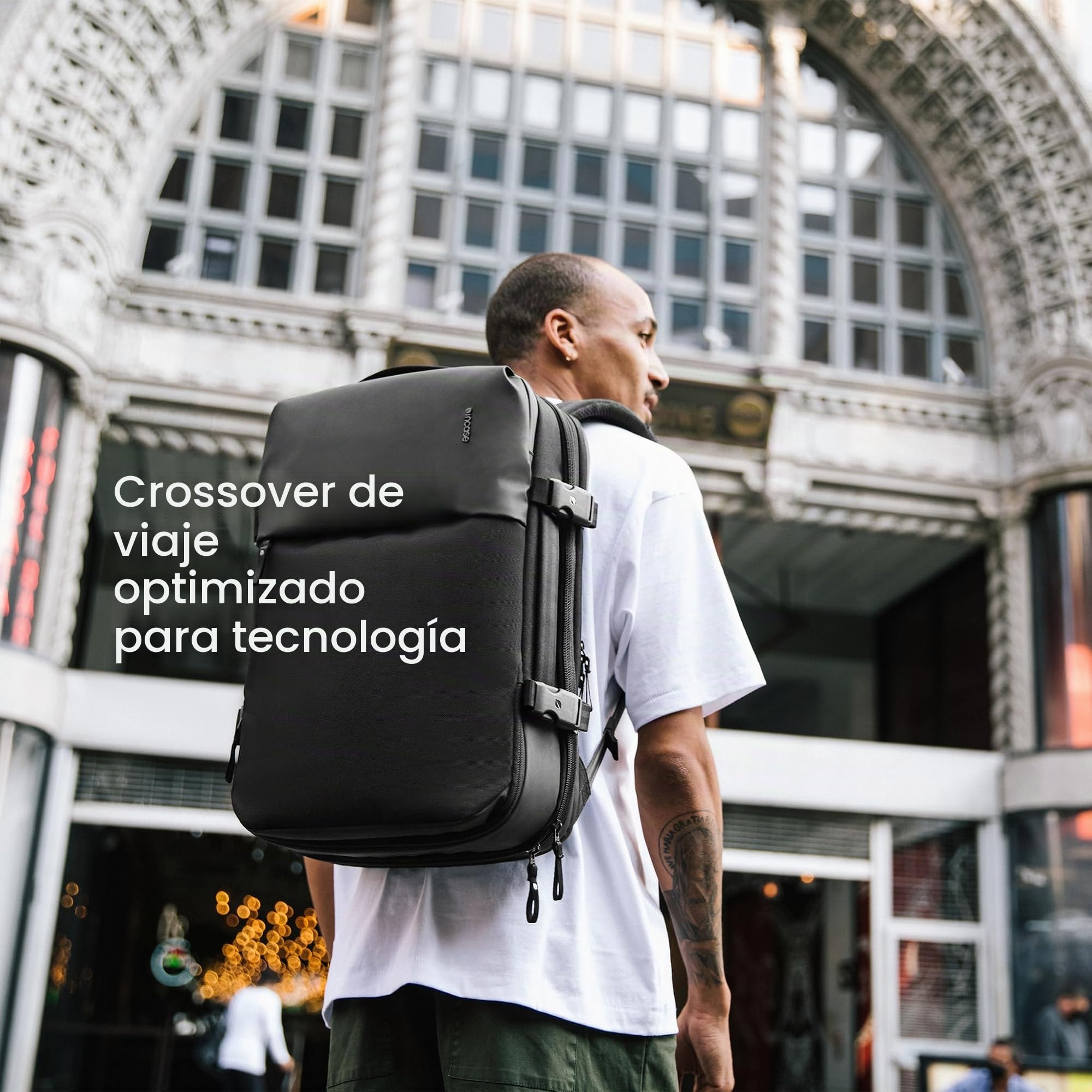 Incase A.R.C. Mochila de viaje, 25 L, mochila resistente con compartimento para laptop para computadora de 16 pulgadas