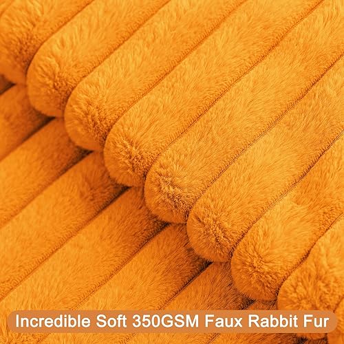 Miniatura 2 de BAOLIZEGAO Juego de 2 fundas de almohada de felpa de pelo sintético de doble cara de 20 x 20 pulgadas, a rayas, suaves y acogedoras, fundas de cojín