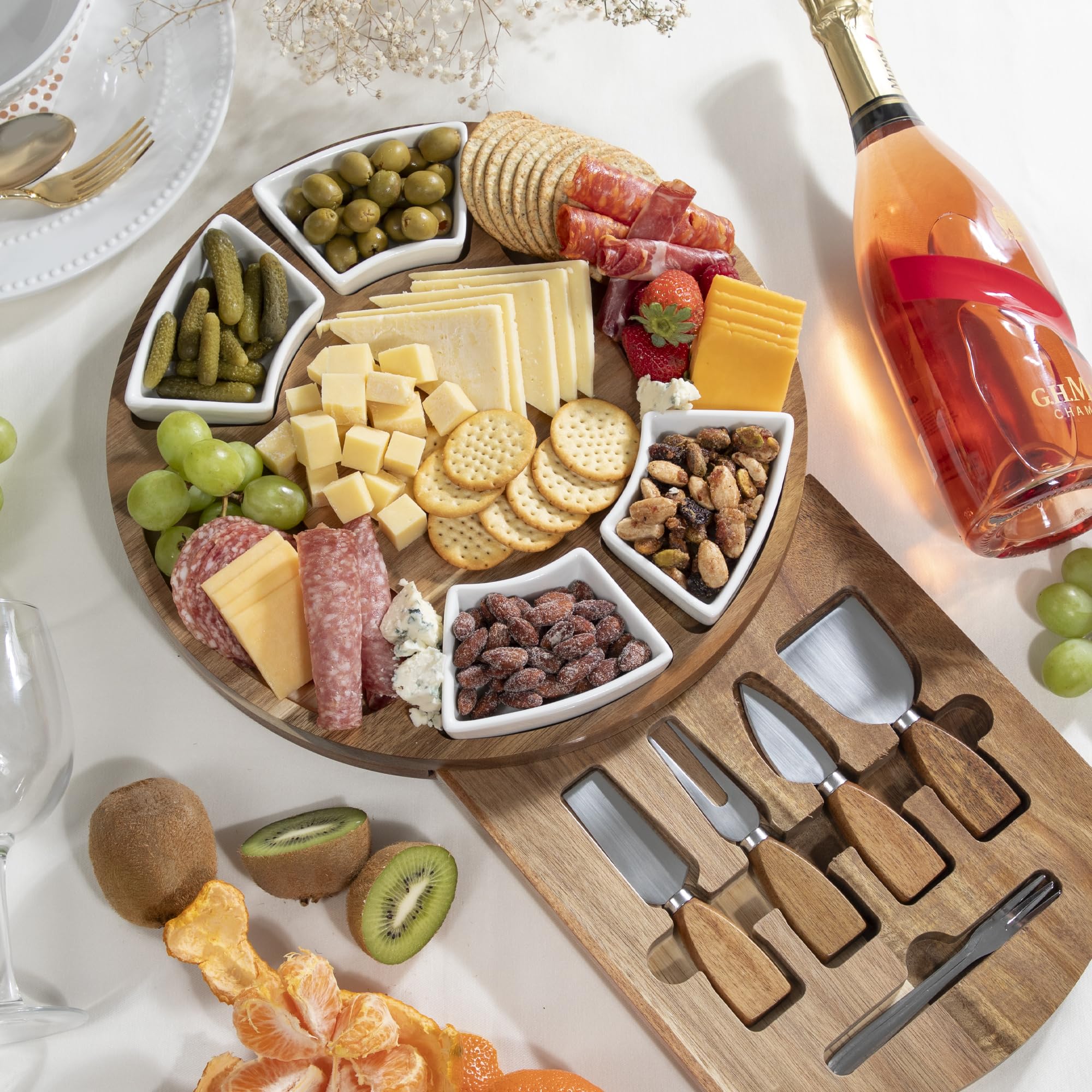 Käsebrett & Messer Set aus Akazie, Charcuterie-Brett mit Keramikschalen, ausziehbarer Schublade und Servierutensilien, perfekt für Unterhaltung, ideales Geschenk für Hochzeiten, Einweihungsfeiern und