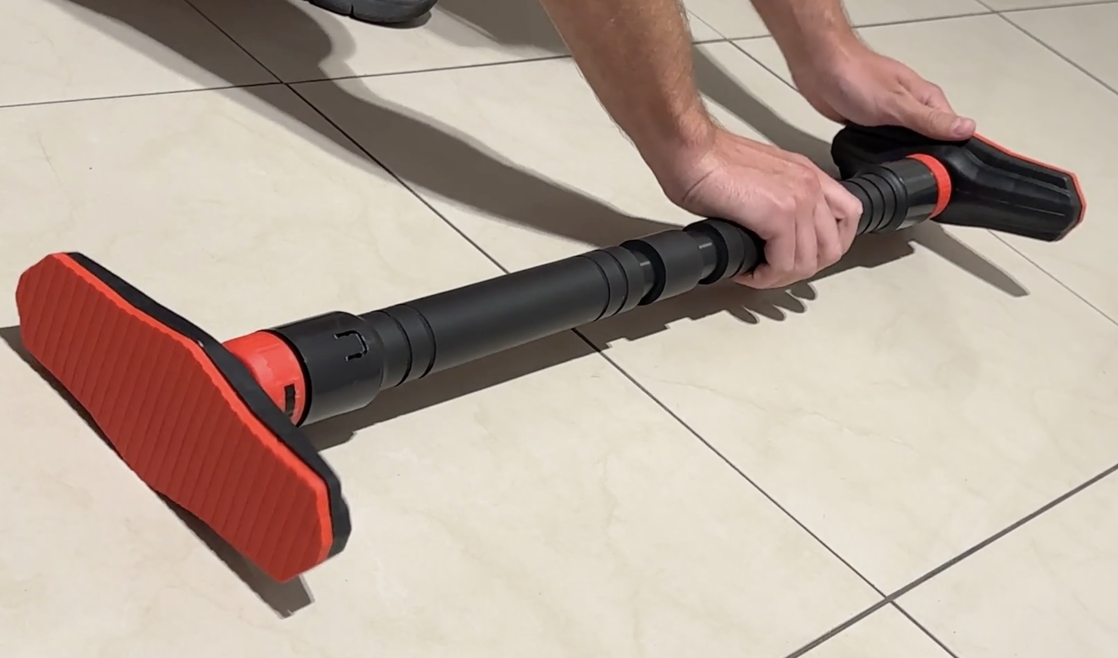 Barre De Traction Réglable 96-135 Cm - Fixation Sans Perçage - Mousse De Protection - MuscleForge