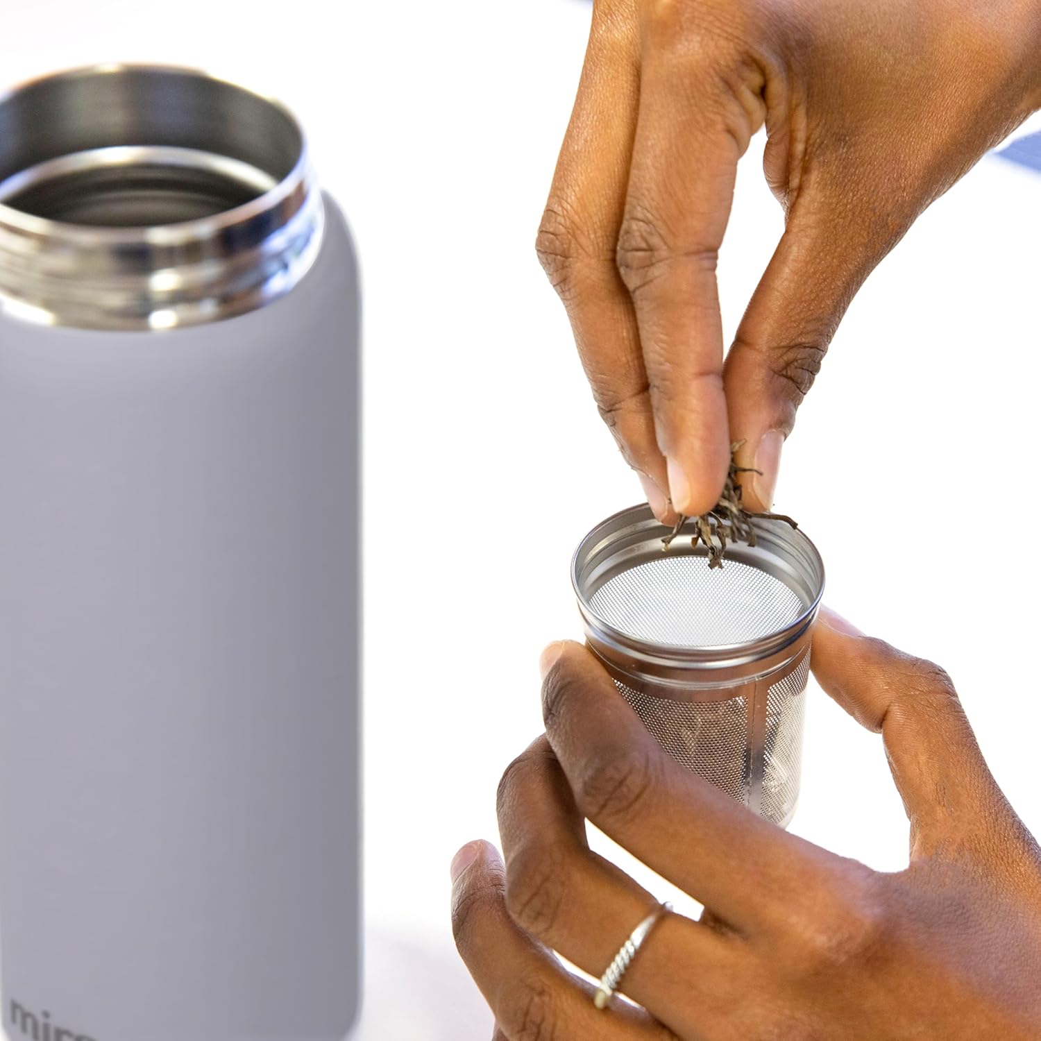 MIRA 18 oz Tea Infuser Thermo - Stainless Steel Travel Bottle with Removable Strainer for Loose Leaf Tea - Insulated Hot & Cold Brew Steeper - Heather - Image 3