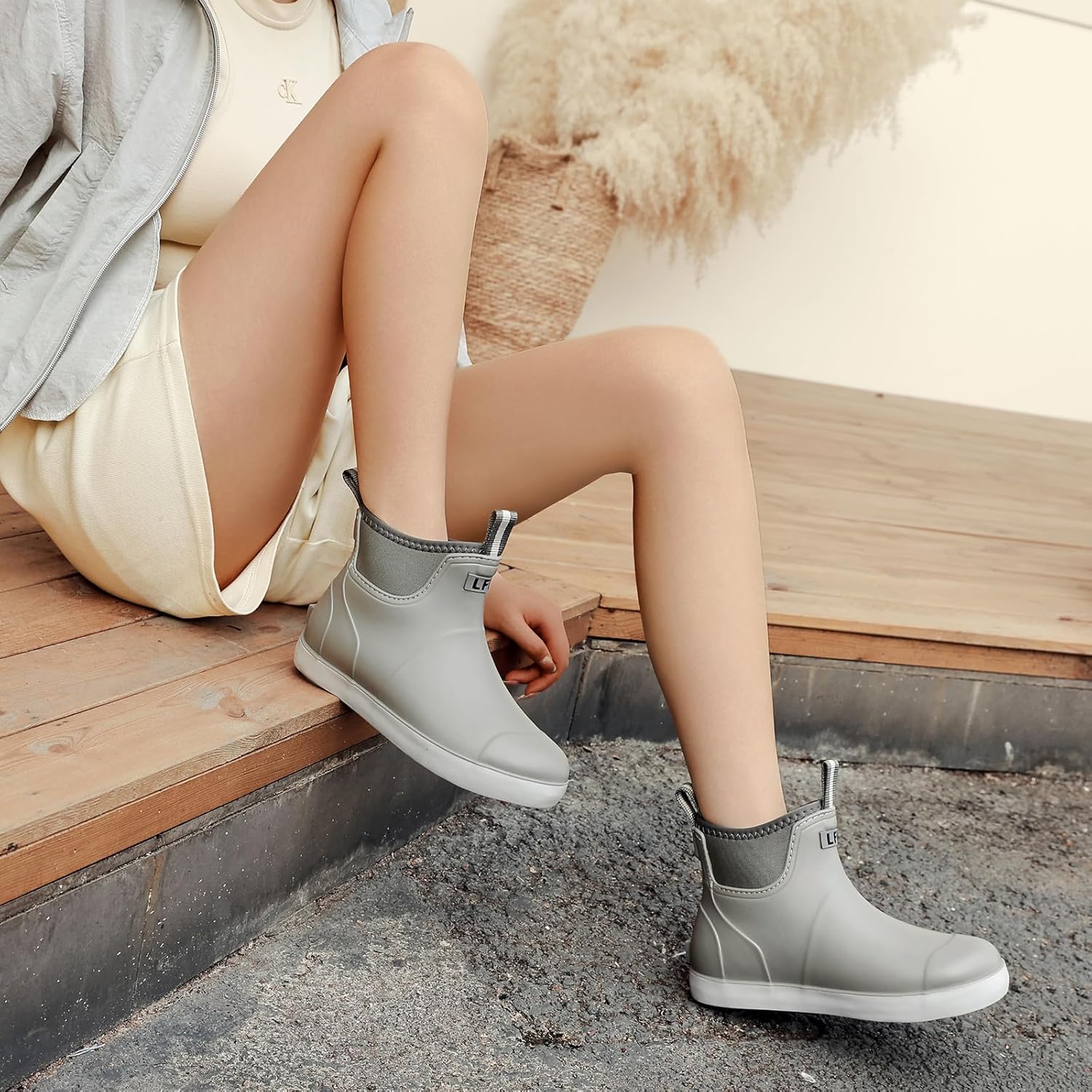 Women's Deck Boots Waterproof Ankle Rain Boots High Traction Chelsea Rubber Boots for Fishing,Yard Garden Outdoor Work Boots Non-Slip Comfort Water Shoes for Camping,Farming