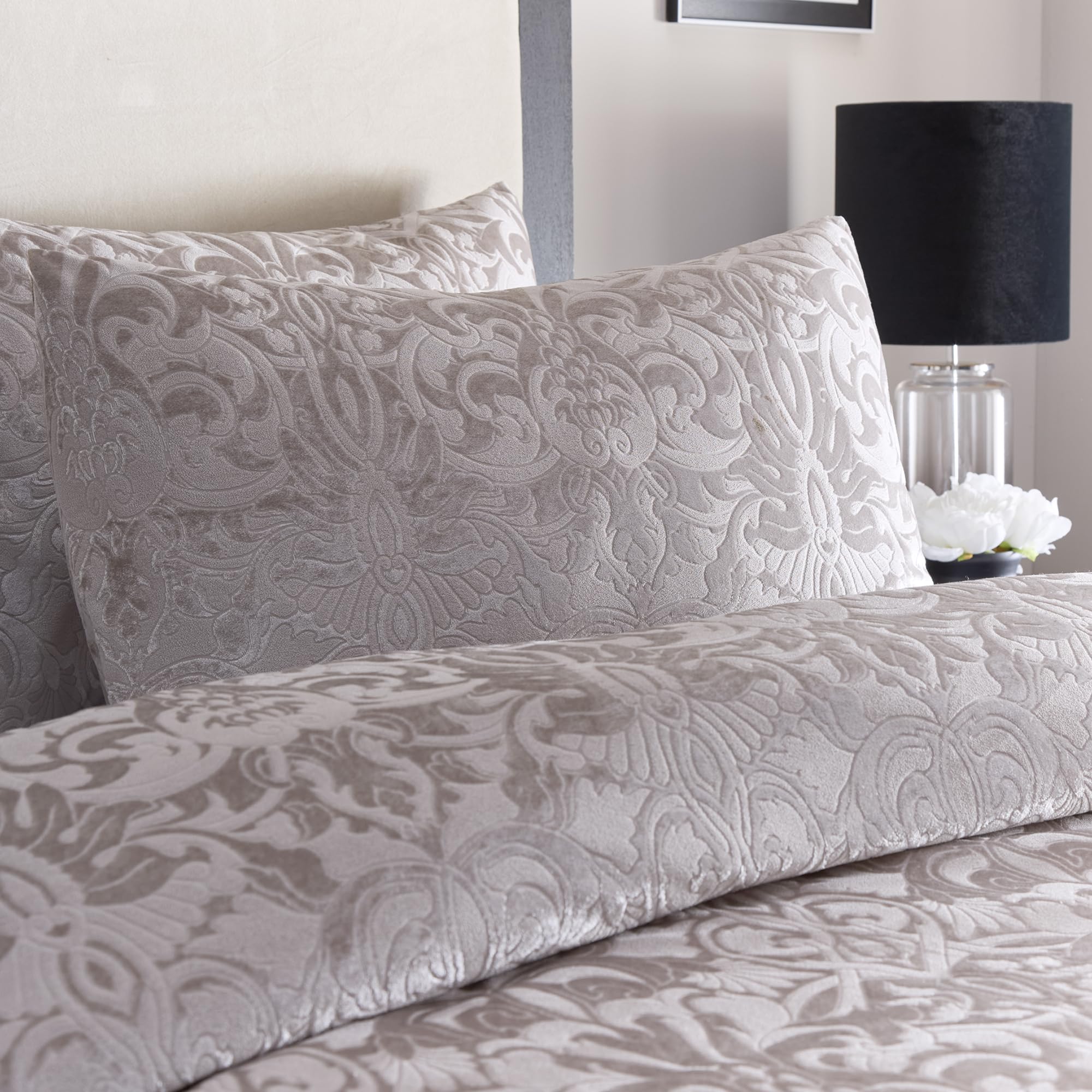 Laurence Llewelyn-Bowen, Linen Embossed Damask Duvet Cover, Double Bedding Size (200 x 200cm), 2 Pillowcases - Image 2