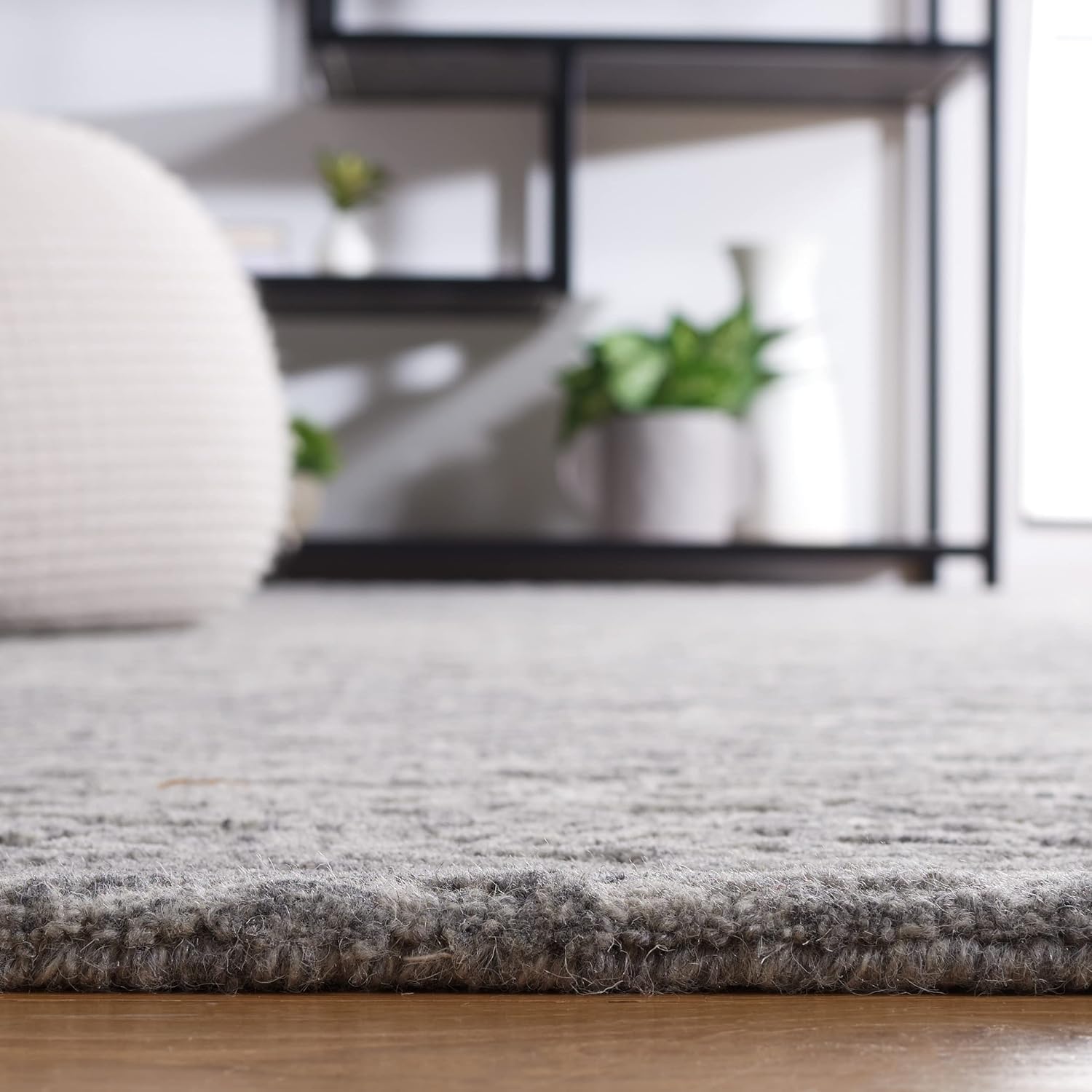 SAFAVIEH Area Rug 8x10 - Metro Collection - Large - Grey, Handmade Wool, Floral Design, Ideal for Living Room, Bedroom, Office, Dining Space (MET883F)