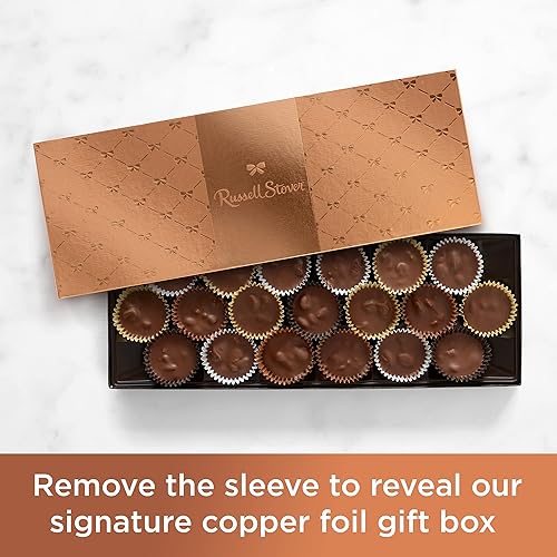 Miniatura 2 de Russell Stover Nueces cubiertas de chocolate con leche caja de regalo de chocolate surtidos 9 onzas