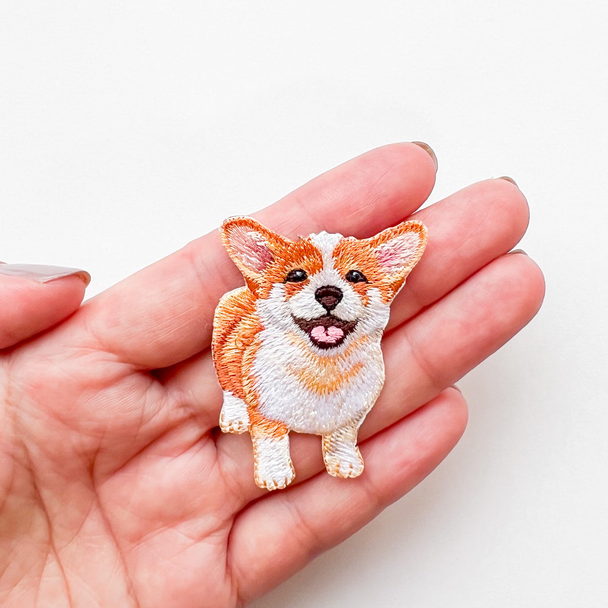 Amazon | アイロンワッペン【ベビー コーギー 犬 dog】アメリカ 刺繍