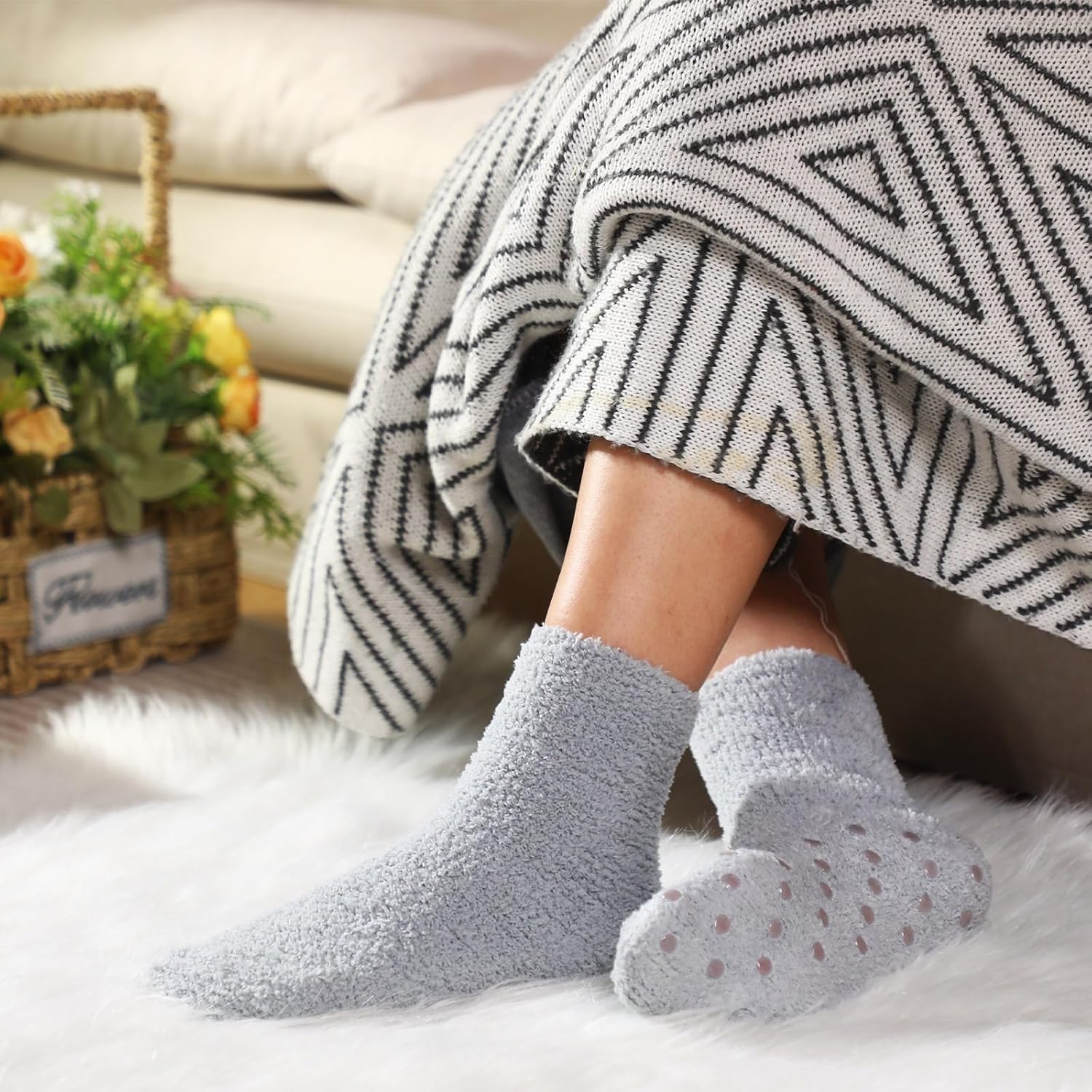 Liitrsh 30 Pack Women Fuzzy Socks Bulk with Grip Winter Warm Fluffy Non Slip Sleeping Sock for Christmas Indoor - Image 6
