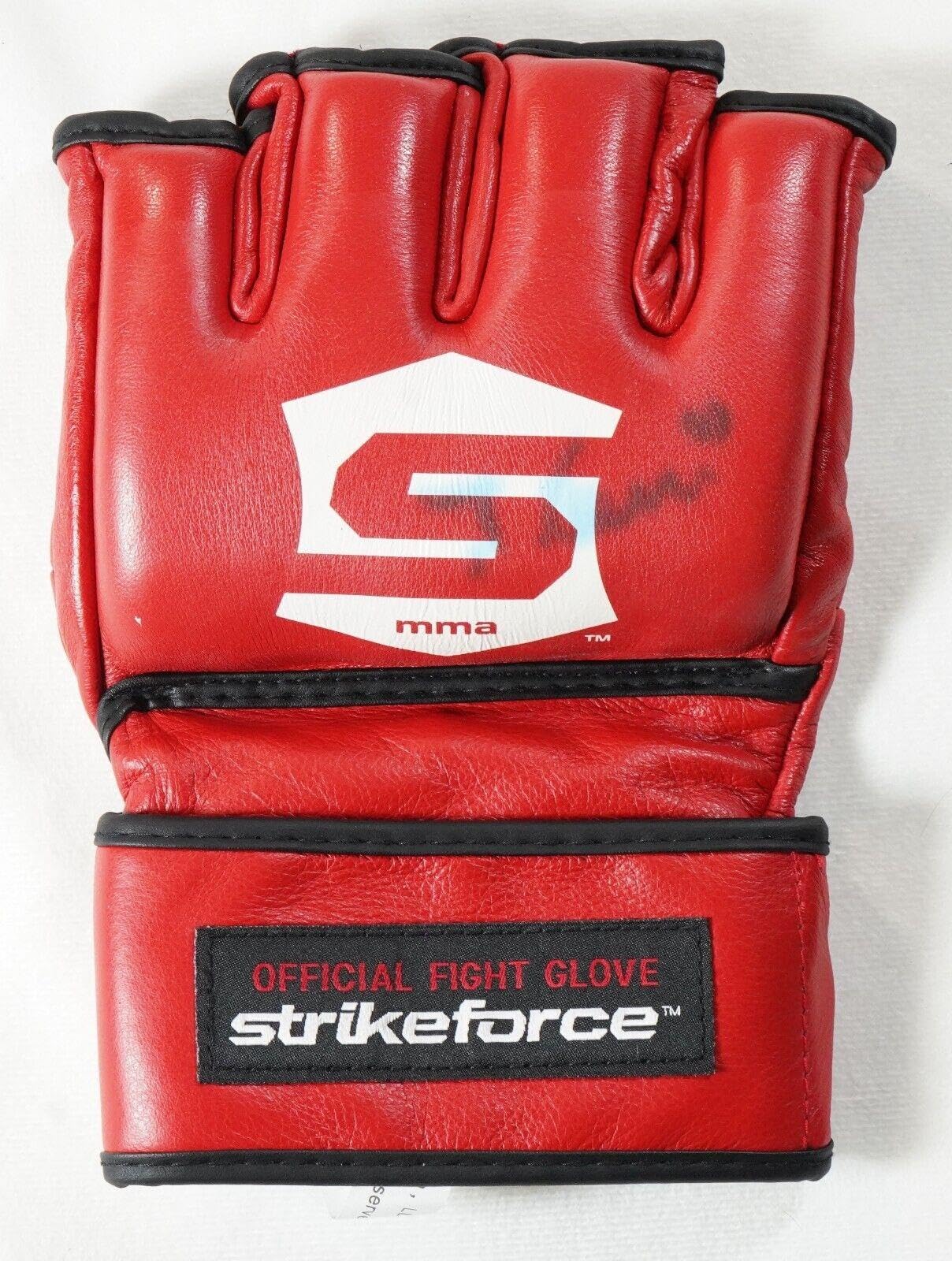 〈新品〉Strikeforce OFFICIAL Gloves RED Amazon.com: Marloes Coenen Signed Official StrikeForce MMA Glove