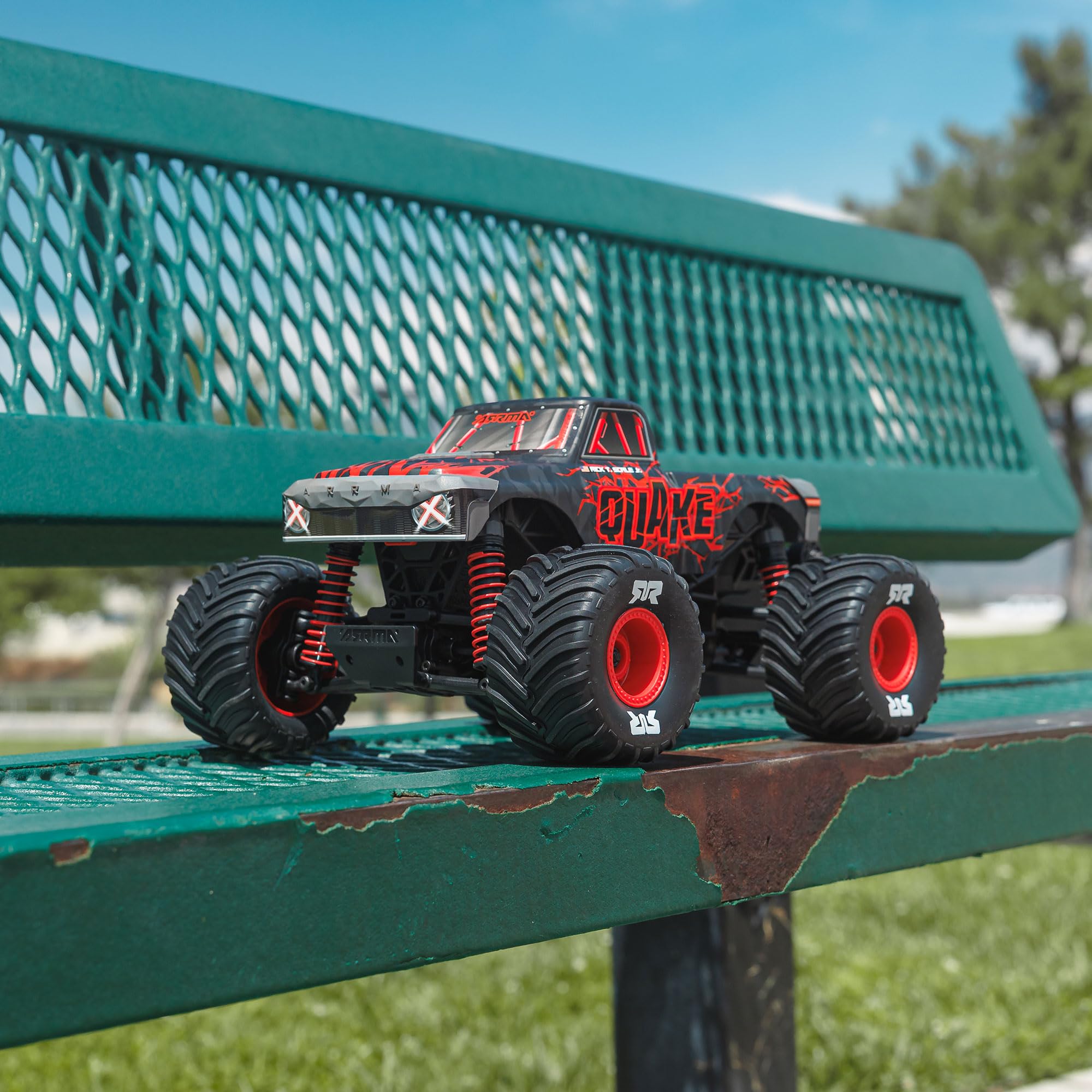 ARRMA RC Truck 1/16 Quake GROM 4X4 RTR Brushed Monster Truck (Akku & Ladegerät enthalten), Rot, ARA2137T1 | RC Truck, Akku & Ladegerät inklusive, ARA2137T1