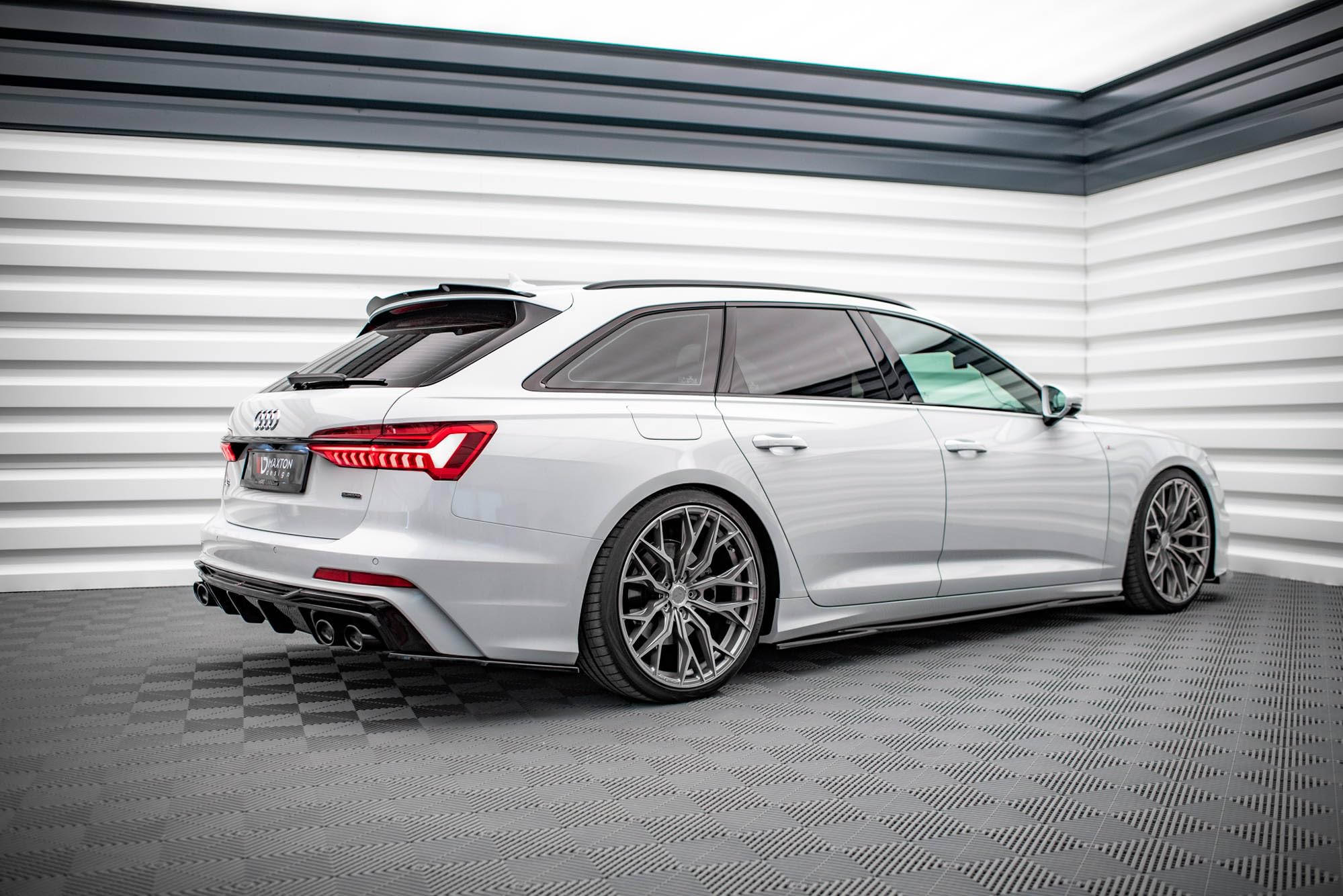 Maxton Design Heckdiffusor mit Endrohr Attrappe Schwarz für Audi A6 S-Line S6 C8 2018-2026 Hochglanz schwarz