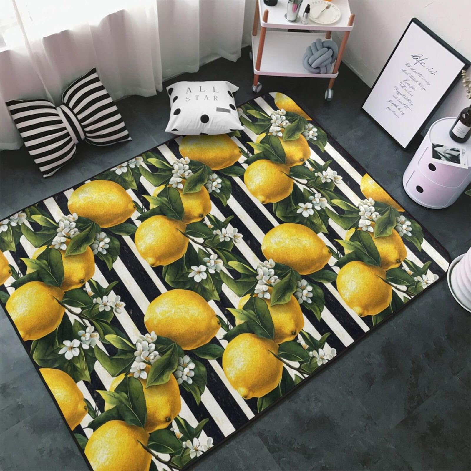 Tapis lavable et antidérapant avec motif citrons stylisé pour un salon impeccable