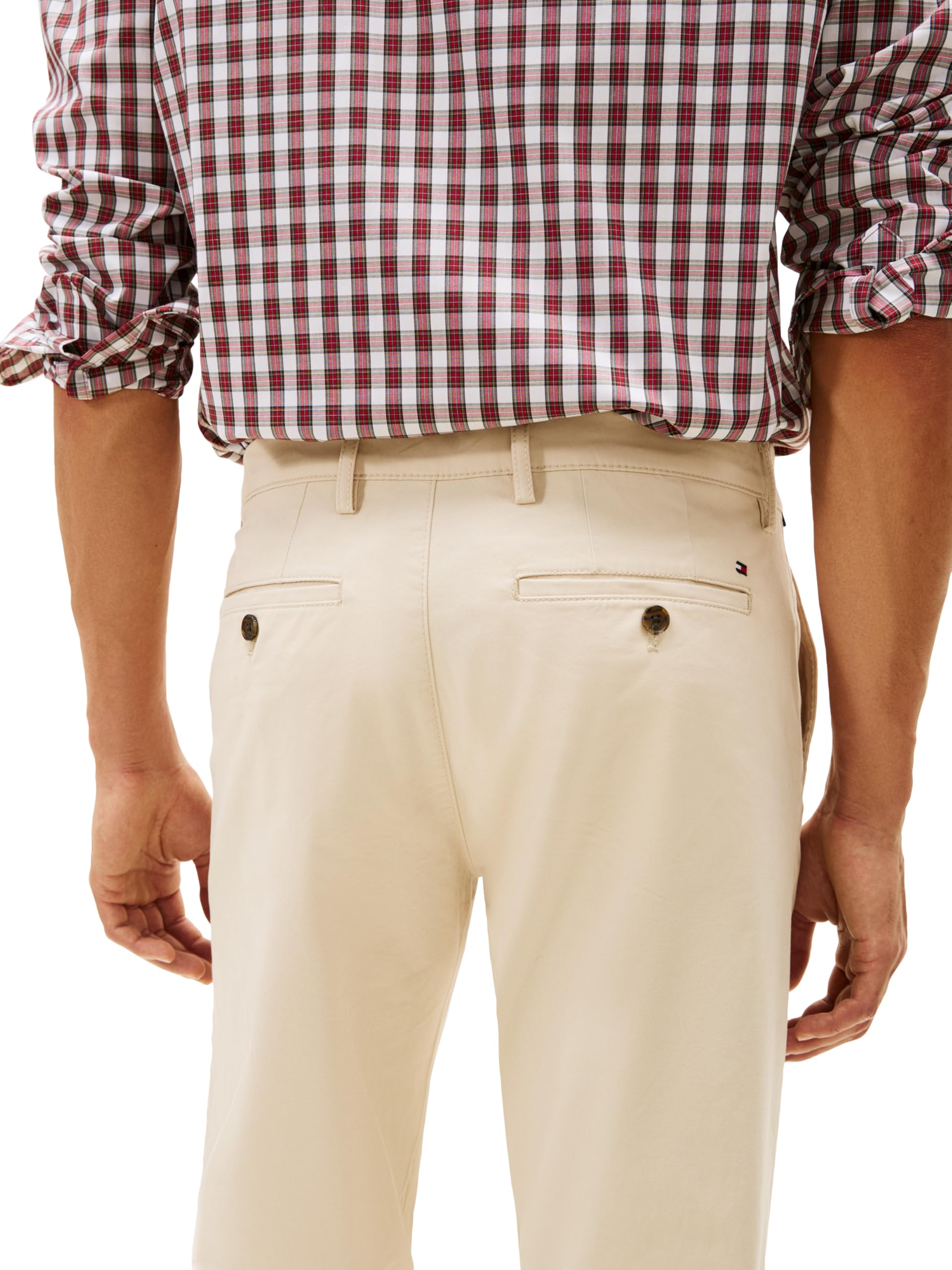 Tommy Hilfiger Pantalones chinos elásticos para hombre, con pantalones casuales de ajuste personalizado, color caqui arena, 38 de ancho x 32 de largo de EE. UU, Caqui arena, Small