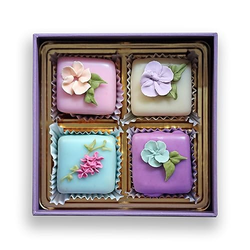 Bon Vivant New York: "Caja de 4 pasteles pequeños", pasteles pequeños de lujo con fondant, mazapán, crema de mantequilla, 12 onzas