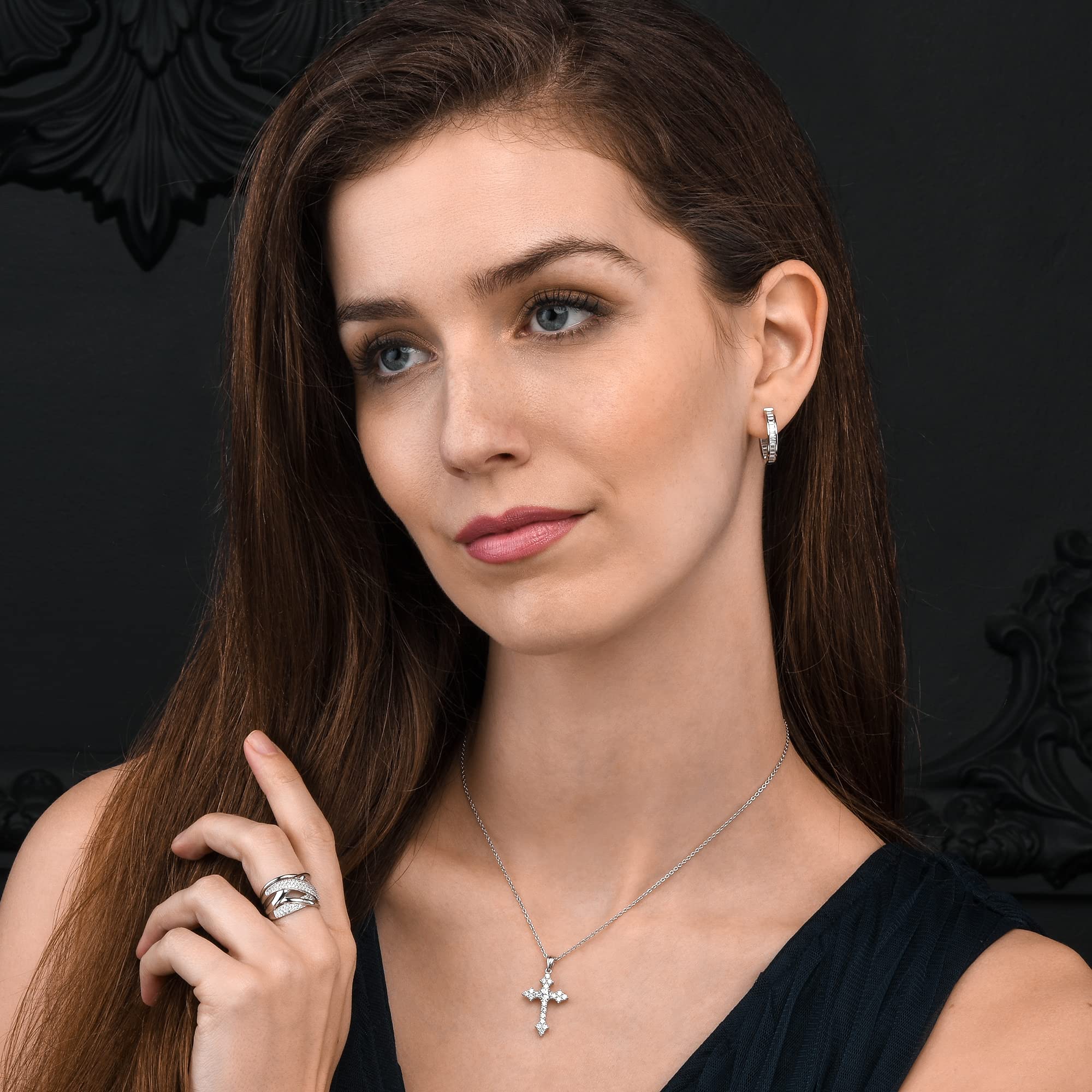 Diamond Treats Anello Donna in Argento 925 per Donna e Ragazza, Anello Fascia Intrecciato con Zirconi, Anello Argento 925 Donna con Confezione Regalo
