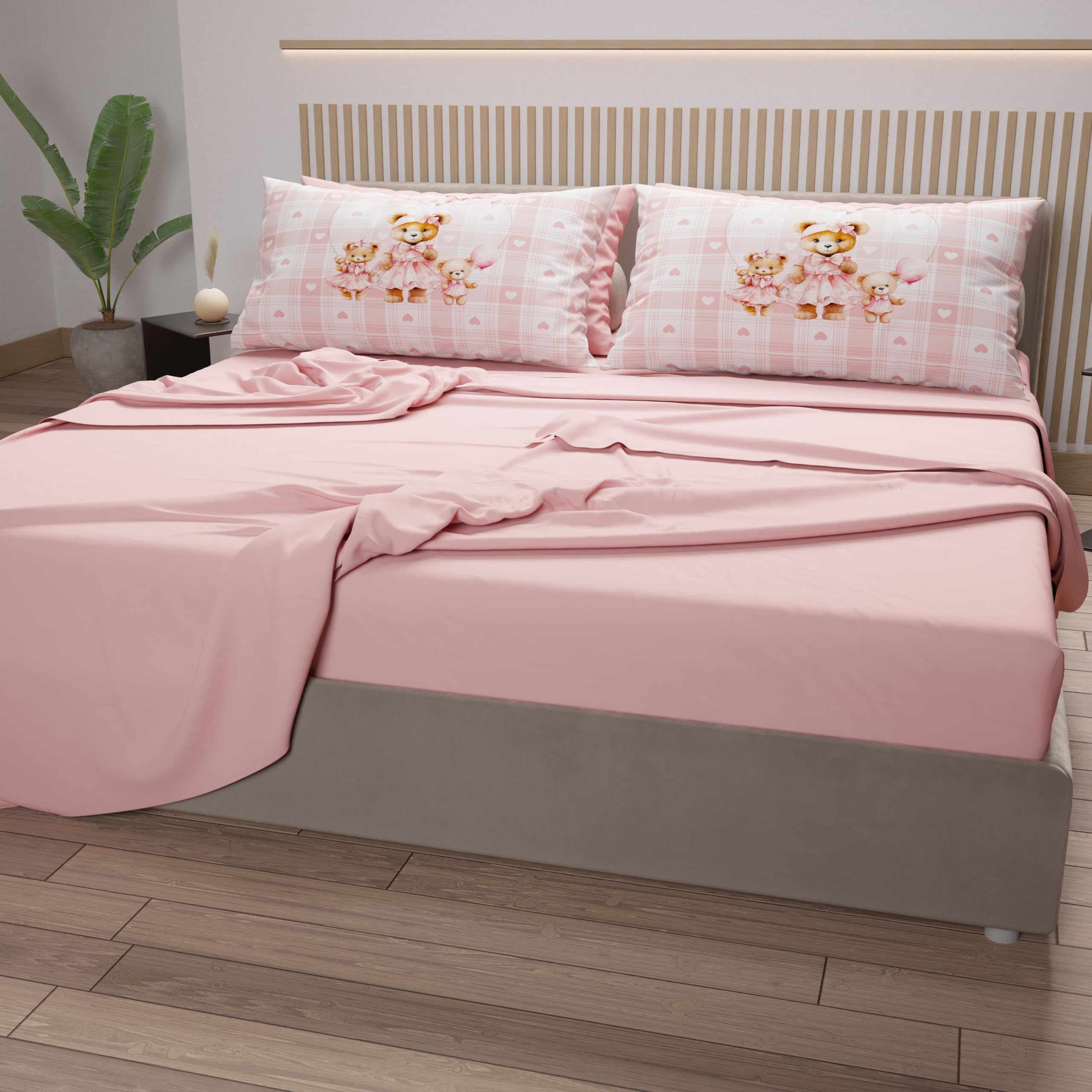 PETTI ARTIGIANI ITALIANI - Sábanas de algodón con Fundas de Almohada de Estampado Digital, tamaño Queen francés, j y sábana Bajera con Accesorios, Teddy Love Rosa empolvado, 100%