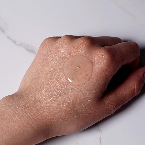 Miniatura 4 de Bio-Therapeutic Limpieza: el limpiador de gel suave y espumoso elimina los desechos difíciles sin pelar, por lo que es ideal para todo tipo de piel.