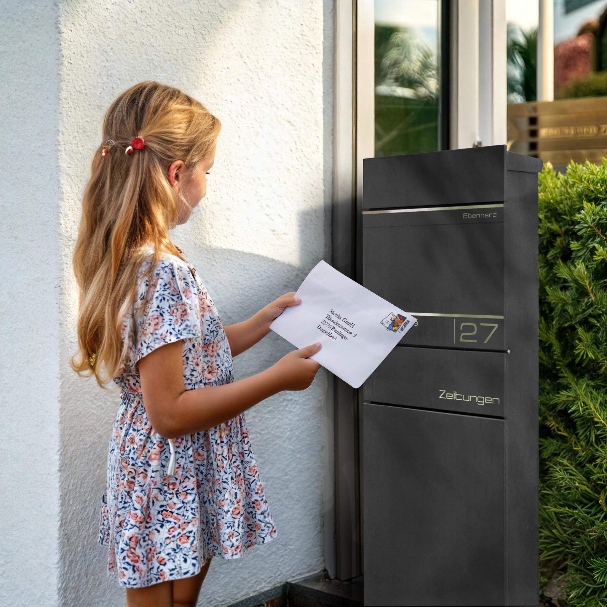 Metzler Standbriefkasten mit Zeitungsfach | Hochwertiger Stahl, Pulverbeschichtung in DB 703 Eisenglimmer | Individuelle Lasergravur, Absenkautomatik, inkl. Montagematerial & 2 Schlüssel | Alves 2