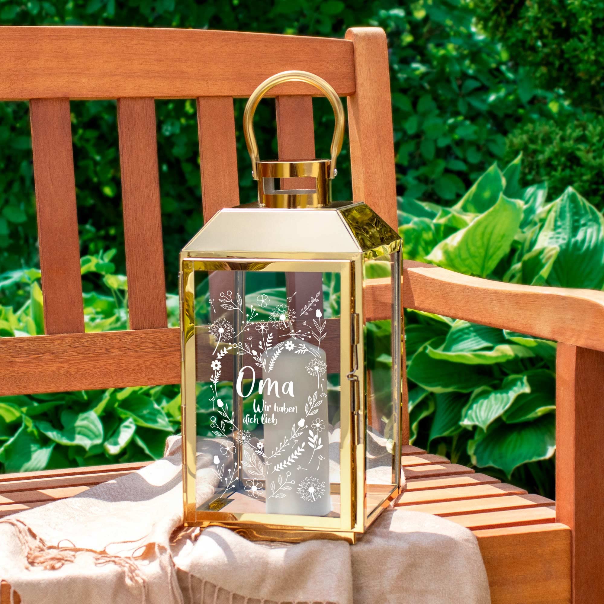 Laterne mit Gravur für Oma, Deko Kerzen Windlicht, Geschenk für Oma, Outdoor Garten Dekoration, Gravierte Edelstahl Laterne, Vintage Terrassen Beleuchtung, Wetterfeste Gold Gartenlaterne